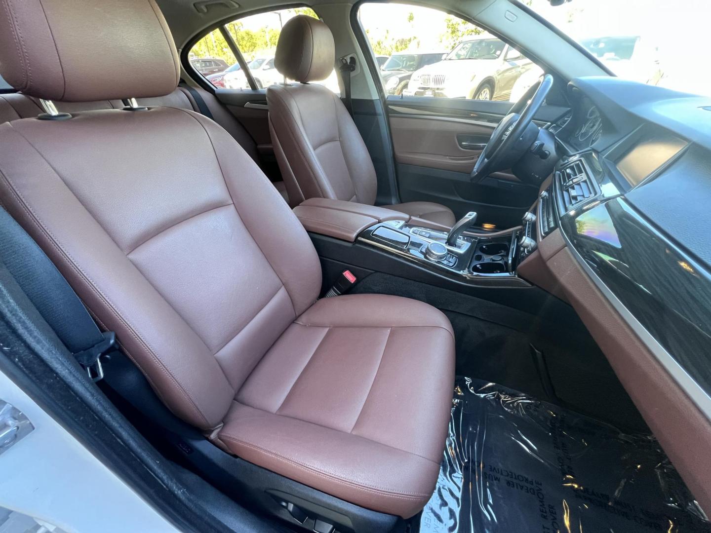 2015 WHITE /Black BMW 5-Series Leather (WBA5A7C54FG) with an 4 Cylinder engine, Automatic transmission, located at 30 S. Berkeley Avenue, Pasadena, CA, 91107, (626) 248-7567, 34.145447, -118.109398 - The 2015 BMW 528i xDrive stands as a beacon of luxury, performance, and advanced technology, embodying the pinnacle of German engineering. With only 72,430 miles, this well-maintained vehicle offers a remarkable driving experience that combines comfort, style, and reliability. Whether you have an im - Photo#17