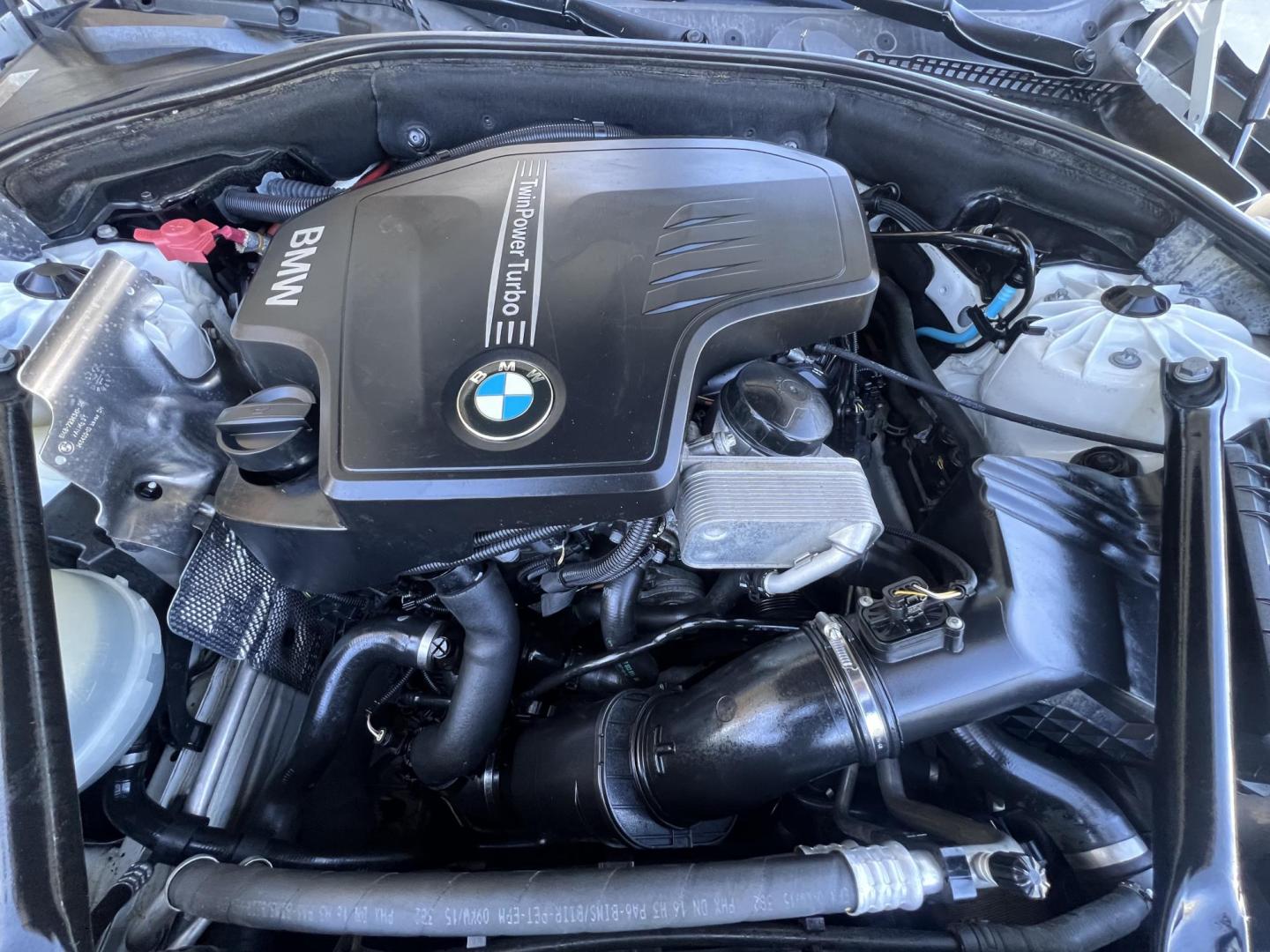 2015 WHITE /Black BMW 5-Series Leather (WBA5A7C54FG) with an 4 Cylinder engine, Automatic transmission, located at 30 S. Berkeley Avenue, Pasadena, CA, 91107, (626) 248-7567, 34.145447, -118.109398 - The 2015 BMW 528i xDrive stands as a beacon of luxury, performance, and advanced technology, embodying the pinnacle of German engineering. With only 72,430 miles, this well-maintained vehicle offers a remarkable driving experience that combines comfort, style, and reliability. Whether you have an im - Photo#25