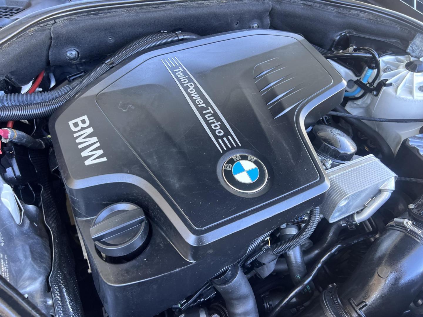 2015 WHITE /Black BMW 5-Series Leather (WBA5A7C54FG) with an 4 Cylinder engine, Automatic transmission, located at 30 S. Berkeley Avenue, Pasadena, CA, 91107, (626) 248-7567, 34.145447, -118.109398 - The 2015 BMW 528i xDrive stands as a beacon of luxury, performance, and advanced technology, embodying the pinnacle of German engineering. With only 72,430 miles, this well-maintained vehicle offers a remarkable driving experience that combines comfort, style, and reliability. Whether you have an im - Photo#26