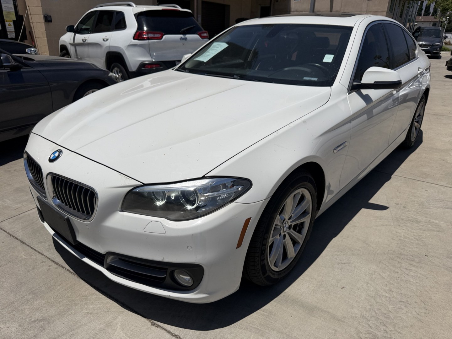 2015 WHITE /Black BMW 5-Series Leather (WBA5A7C54FG) with an 4 Cylinder engine, Automatic transmission, located at 30 S. Berkeley Avenue, Pasadena, CA, 91107, (626) 248-7567, 34.145447, -118.109398 - The 2015 BMW 528i xDrive stands as a beacon of luxury, performance, and advanced technology, embodying the pinnacle of German engineering. With only 72,430 miles, this well-maintained vehicle offers a remarkable driving experience that combines comfort, style, and reliability. Whether you have an im- Photo#0