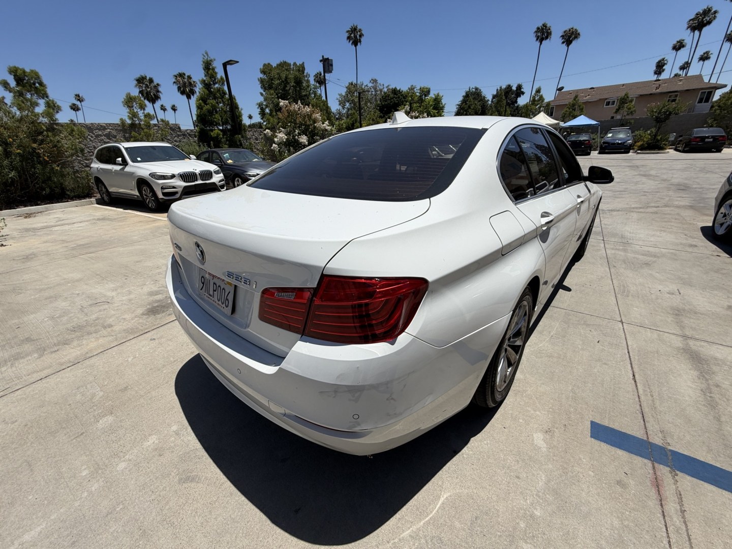 2015 WHITE /Black BMW 5-Series Leather (WBA5A7C54FG) with an 4 Cylinder engine, Automatic transmission, located at 30 S. Berkeley Avenue, Pasadena, CA, 91107, (626) 248-7567, 34.145447, -118.109398 - The 2015 BMW 528i xDrive stands as a beacon of luxury, performance, and advanced technology, embodying the pinnacle of German engineering. With only 72,430 miles, this well-maintained vehicle offers a remarkable driving experience that combines comfort, style, and reliability. Whether you have an im- Photo#2