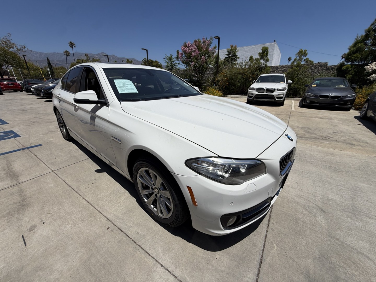 2015 WHITE /Black BMW 5-Series Leather (WBA5A7C54FG) with an 4 Cylinder engine, Automatic transmission, located at 30 S. Berkeley Avenue, Pasadena, CA, 91107, (626) 248-7567, 34.145447, -118.109398 - The 2015 BMW 528i xDrive stands as a beacon of luxury, performance, and advanced technology, embodying the pinnacle of German engineering. With only 72,430 miles, this well-maintained vehicle offers a remarkable driving experience that combines comfort, style, and reliability. Whether you have an im- Photo#6