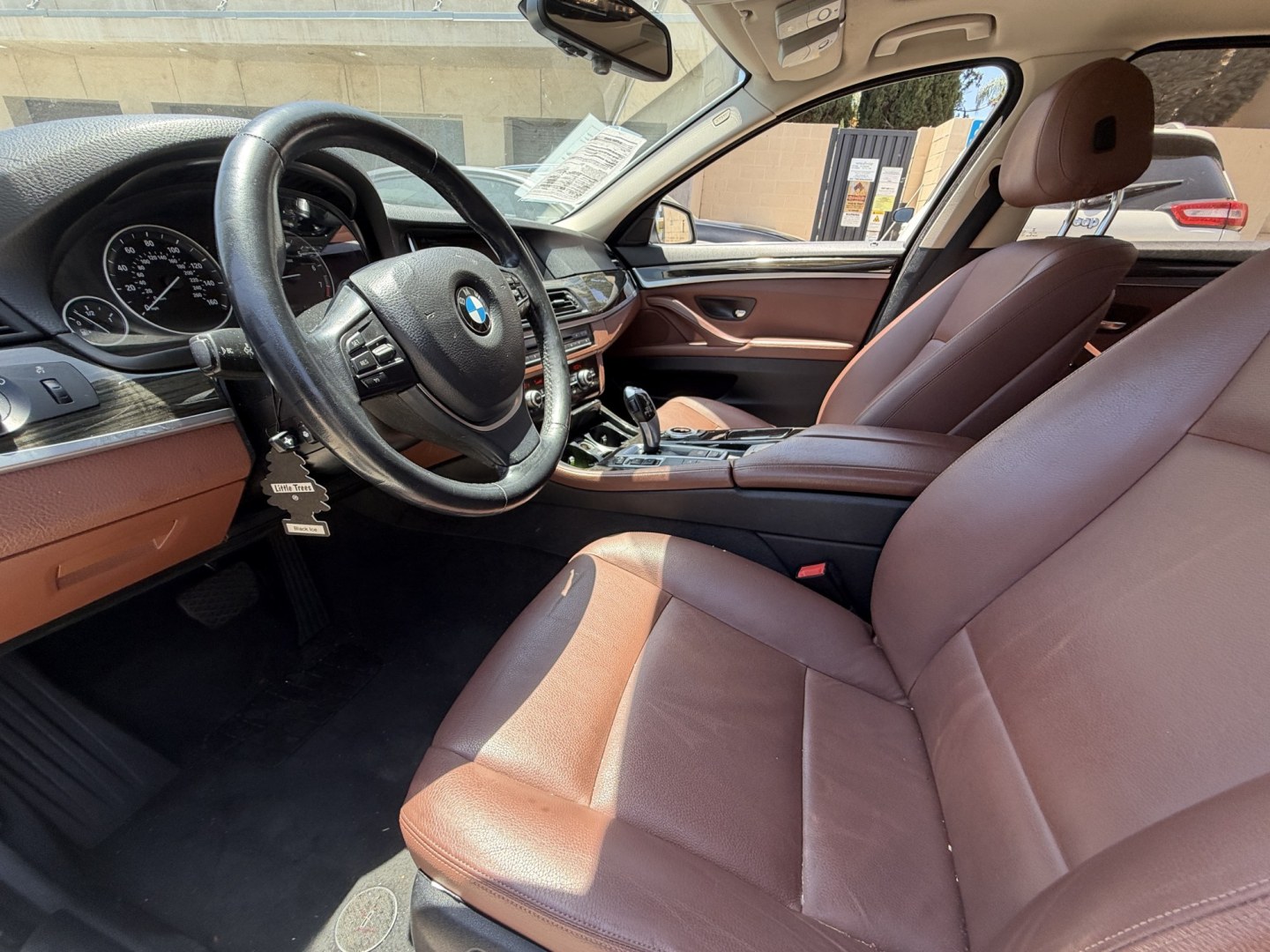 2015 WHITE /Black BMW 5-Series Leather (WBA5A7C54FG) with an 4 Cylinder engine, Automatic transmission, located at 30 S. Berkeley Avenue, Pasadena, CA, 91107, (626) 248-7567, 34.145447, -118.109398 - The 2015 BMW 528i xDrive stands as a beacon of luxury, performance, and advanced technology, embodying the pinnacle of German engineering. With only 72,430 miles, this well-maintained vehicle offers a remarkable driving experience that combines comfort, style, and reliability. Whether you have an im- Photo#8
