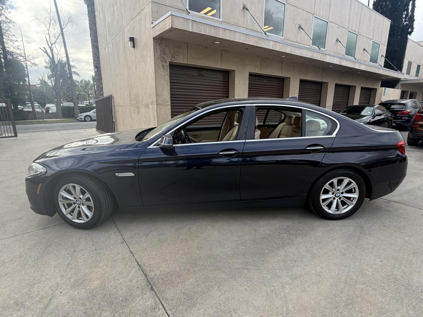 2015 BLUE /black BMW 5-Series 528i (WBA5A5C5XFD) with an 2.0L L4 DOHC 16V TURBO engine, 8-Speed Automatic transmission, located at 30 S. Berkeley Avenue, Pasadena, CA, 91107, (626) 248-7567, 34.145447, -118.109398 - rown City Motors is a used “Buy Here Pay Here” car dealer in Pasadena CA. “Buy Here Pay Here” financing, means that when you purchase your vehicle from our dealership, that you make the payments to the dealership as well. We do not need the banks approval to get you approved for a used auto - Photo#1