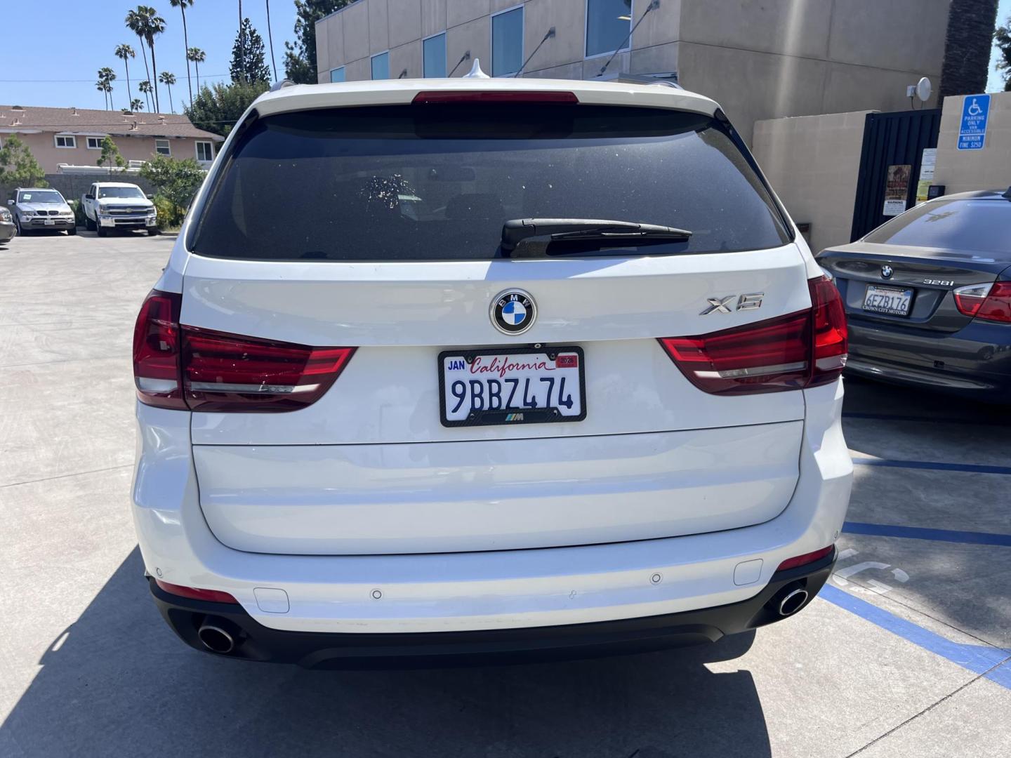 2015 Alpine White /Tan BMW X5 xDrive35i (5UXKR0C59F0) with an 3.0L L6 DOHC 24V engine, 8-Speed Automatic transmission, located at 30 S. Berkeley Avenue, Pasadena, CA, 91107, (626) 248-7567, 34.145447, -118.109398 - 2015 BMW X5 xDrive35i – Luxury 3rd Row SUV | Buy Here Pay Here – Pasadena, CA Drive home in power, luxury, and confidence with this 2015 BMW X5 xDrive35i, available now at Crown City Motors—Pasadena’s trusted source for Buy Here Pay Here (BHPH) financing. This all-wheel-drive SUV blends BMW - Photo#2