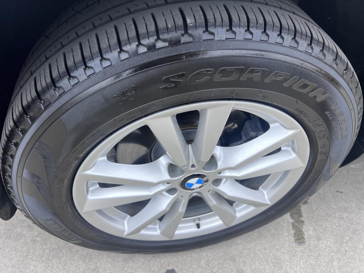 2015 Alpine White /Tan BMW X5 xDrive35i (5UXKR0C59F0) with an 3.0L L6 DOHC 24V engine, 8-Speed Automatic transmission, located at 30 S. Berkeley Avenue, Pasadena, CA, 91107, (626) 248-7567, 34.145447, -118.109398 - 2015 BMW X5 xDrive35i – Luxury 3rd Row SUV | Buy Here Pay Here – Pasadena, CA Drive home in power, luxury, and confidence with this 2015 BMW X5 xDrive35i, available now at Crown City Motors—Pasadena’s trusted source for Buy Here Pay Here (BHPH) financing. This all-wheel-drive SUV blends BMW - Photo#10