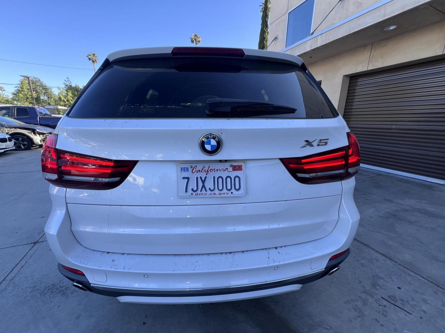 2015 Alpine White /Black BMW X5 xDrive35i (5UXKR0C50F0) with an 3.0L L6 DOHC 24V engine, 8-Speed Automatic transmission, located at 30 S. Berkeley Avenue, Pasadena, CA, 91107, (626) 248-7567, 34.145447, -118.109398 - 2015 BMW X5 sDrive35i – Luxury SUV – $995 Down – Buy Here Pay Here – Bad Credit OK – Crown City Motors Pasadena Looking for a premium luxury SUV that delivers power, comfort, and prestige—without the high price tag? Discover the 2015 BMW X5 sDrive35i now available at Crown City Motors - Photo#3