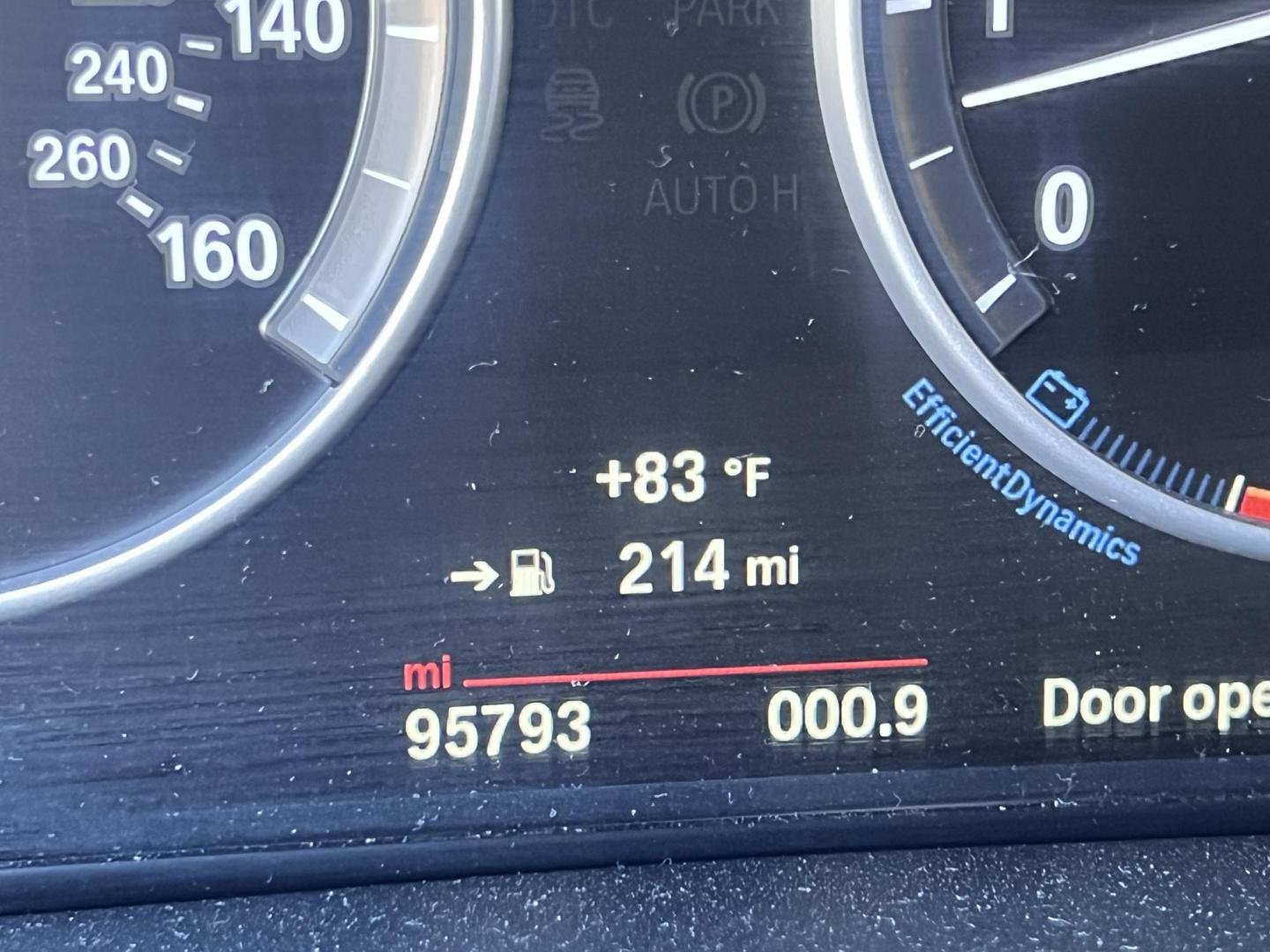 2015 Alpine White /Black BMW X5 xDrive35i (5UXKR0C50F0) with an 3.0L L6 DOHC 24V engine, 8-Speed Automatic transmission, located at 30 S. Berkeley Avenue, Pasadena, CA, 91107, (626) 248-7567, 34.145447, -118.109398 - 2015 BMW X5 sDrive35i – Luxury SUV – $995 Down – Buy Here Pay Here – Bad Credit OK – Crown City Motors Pasadena Looking for a premium luxury SUV that delivers power, comfort, and prestige—without the high price tag? Discover the 2015 BMW X5 sDrive35i now available at Crown City Motors - Photo#5