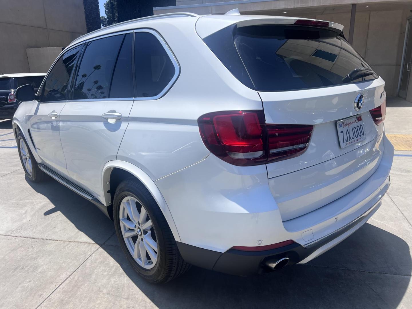 2015 Alpine White /Black BMW X5 xDrive35i (5UXKR0C50F0) with an 3.0L L6 DOHC 24V engine, 8-Speed Automatic transmission, located at 30 S. Berkeley Avenue, Pasadena, CA, 91107, (626) 248-7567, 34.145447, -118.109398 - 2015 BMW X5 sDrive35i – Luxury SUV – $995 Down – Buy Here Pay Here – Bad Credit OK – Crown City Motors Pasadena Looking for a premium luxury SUV that delivers power, comfort, and prestige—without the high price tag? Discover the 2015 BMW X5 sDrive35i now available at Crown City Motors - Photo#8