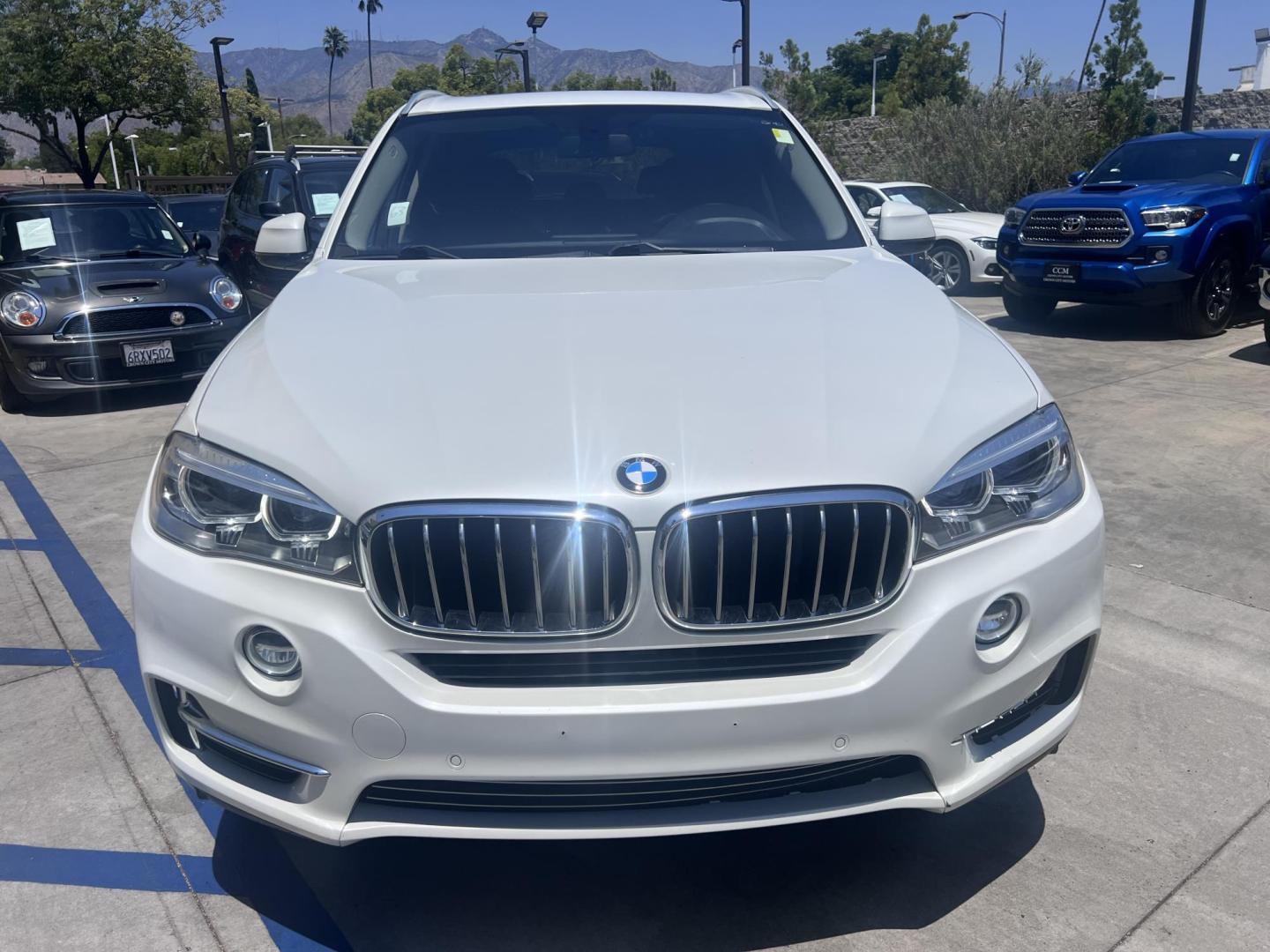 2015 Alpine White /Black BMW X5 xDrive35i (5UXKR0C50F0) with an 3.0L L6 DOHC 24V engine, 8-Speed Automatic transmission, located at 30 S. Berkeley Avenue, Pasadena, CA, 91107, (626) 248-7567, 34.145447, -118.109398 - 2015 BMW X5 sDrive35i – Luxury SUV – $995 Down – Buy Here Pay Here – Bad Credit OK – Crown City Motors Pasadena Looking for a premium luxury SUV that delivers power, comfort, and prestige—without the high price tag? Discover the 2015 BMW X5 sDrive35i now available at Crown City Motors - Photo#13