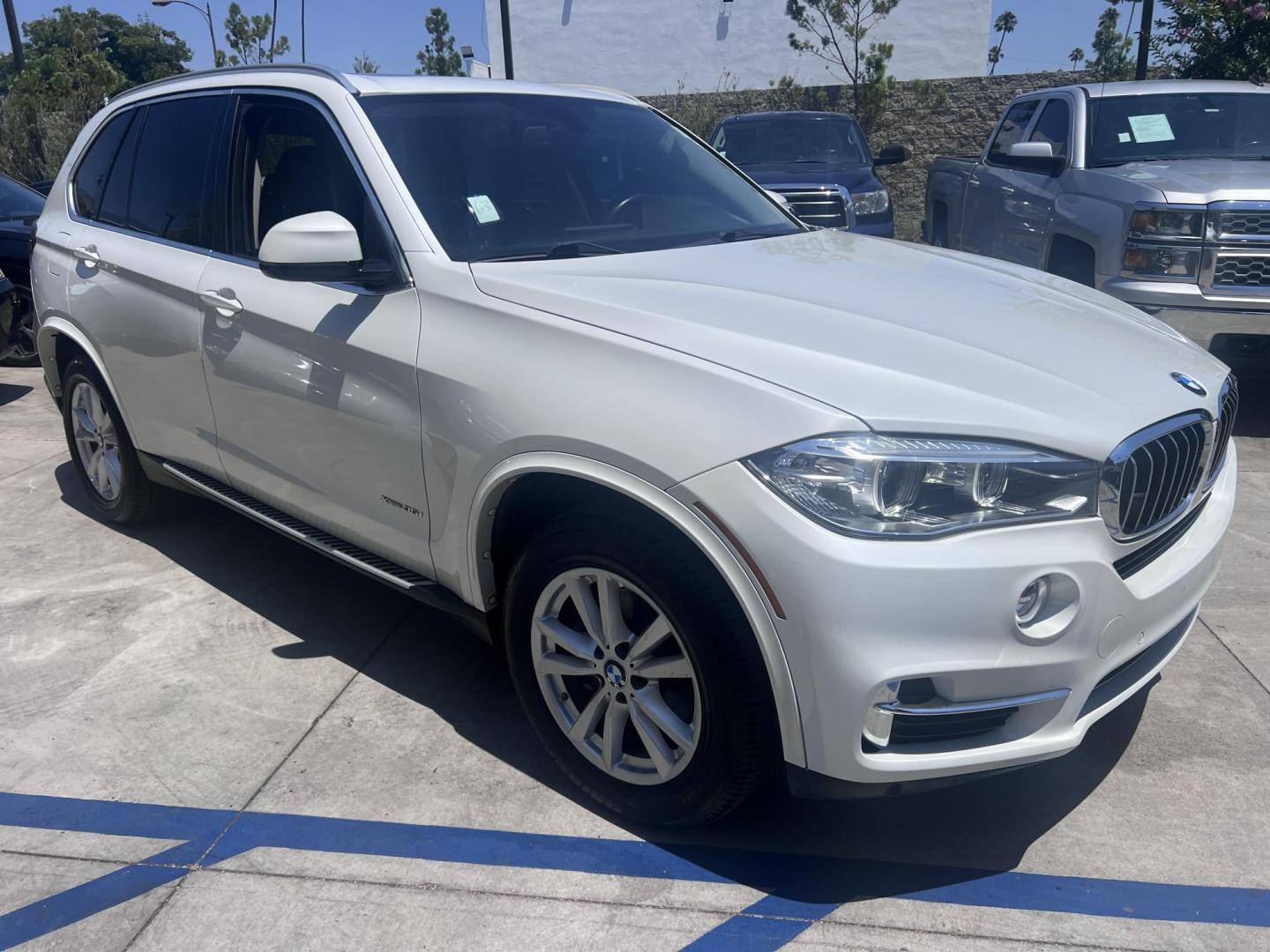 2015 Alpine White /Black BMW X5 xDrive35i (5UXKR0C50F0) with an 3.0L L6 DOHC 24V engine, 8-Speed Automatic transmission, located at 30 S. Berkeley Avenue, Pasadena, CA, 91107, (626) 248-7567, 34.145447, -118.109398 - 2015 BMW X5 sDrive35i – Luxury SUV – $995 Down – Buy Here Pay Here – Bad Credit OK – Crown City Motors Pasadena Looking for a premium luxury SUV that delivers power, comfort, and prestige—without the high price tag? Discover the 2015 BMW X5 sDrive35i now available at Crown City Motors - Photo#14