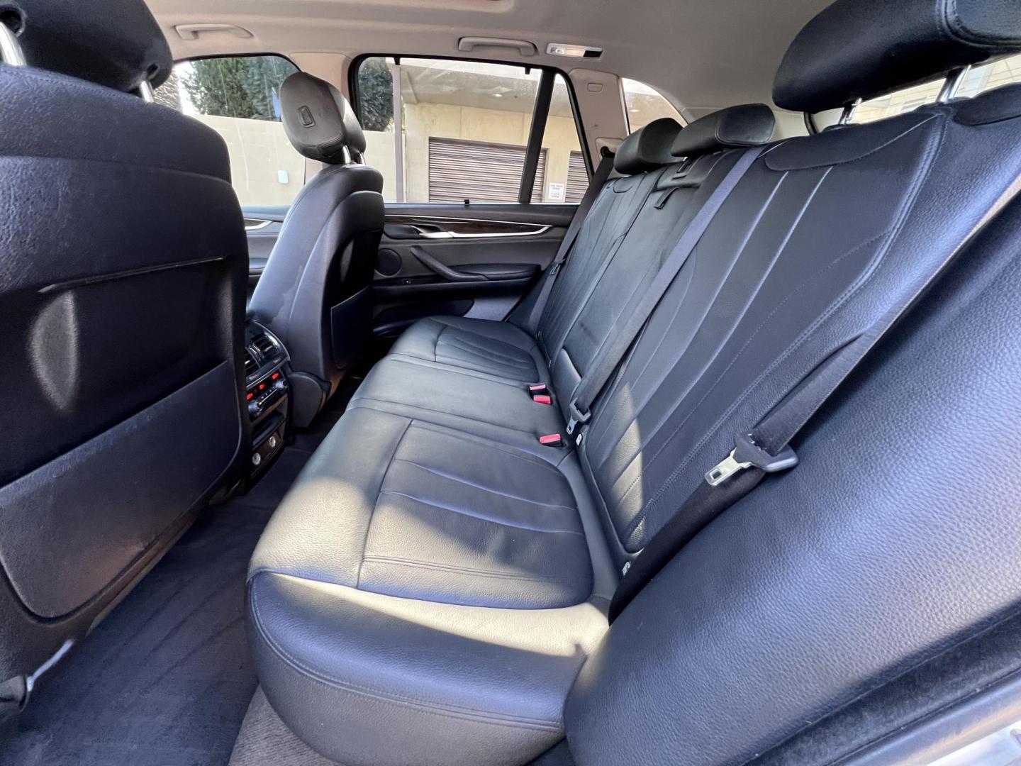 2015 Alpine White /Black BMW X5 xDrive35i (5UXKR0C50F0) with an 3.0L L6 DOHC 24V engine, 8-Speed Automatic transmission, located at 30 S. Berkeley Avenue, Pasadena, CA, 91107, (626) 248-7567, 34.145447, -118.109398 - 2015 BMW X5 sDrive35i – Luxury SUV – $995 Down – Buy Here Pay Here – Bad Credit OK – Crown City Motors Pasadena Looking for a premium luxury SUV that delivers power, comfort, and prestige—without the high price tag? Discover the 2015 BMW X5 sDrive35i now available at Crown City Motors - Photo#19