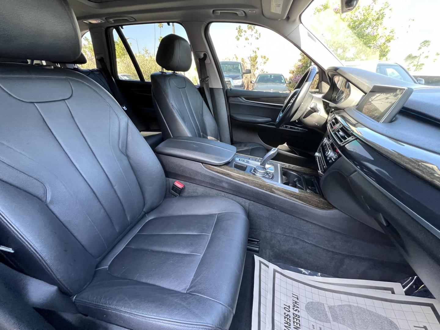 2015 Alpine White /Black BMW X5 xDrive35i (5UXKR0C50F0) with an 3.0L L6 DOHC 24V engine, 8-Speed Automatic transmission, located at 30 S. Berkeley Avenue, Pasadena, CA, 91107, (626) 248-7567, 34.145447, -118.109398 - 2015 BMW X5 sDrive35i – Luxury SUV – $995 Down – Buy Here Pay Here – Bad Credit OK – Crown City Motors Pasadena Looking for a premium luxury SUV that delivers power, comfort, and prestige—without the high price tag? Discover the 2015 BMW X5 sDrive35i now available at Crown City Motors - Photo#20