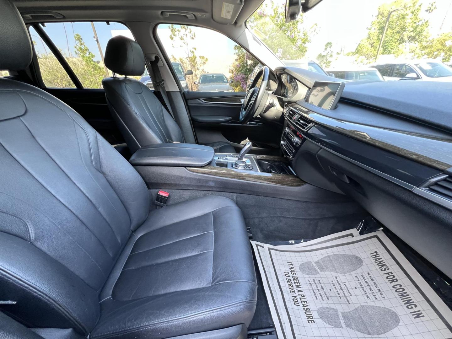 2015 Alpine White /Black BMW X5 xDrive35i (5UXKR0C50F0) with an 3.0L L6 DOHC 24V engine, 8-Speed Automatic transmission, located at 30 S. Berkeley Avenue, Pasadena, CA, 91107, (626) 248-7567, 34.145447, -118.109398 - 2015 BMW X5 sDrive35i – Luxury SUV – $995 Down – Buy Here Pay Here – Bad Credit OK – Crown City Motors Pasadena Looking for a premium luxury SUV that delivers power, comfort, and prestige—without the high price tag? Discover the 2015 BMW X5 sDrive35i now available at Crown City Motors - Photo#21