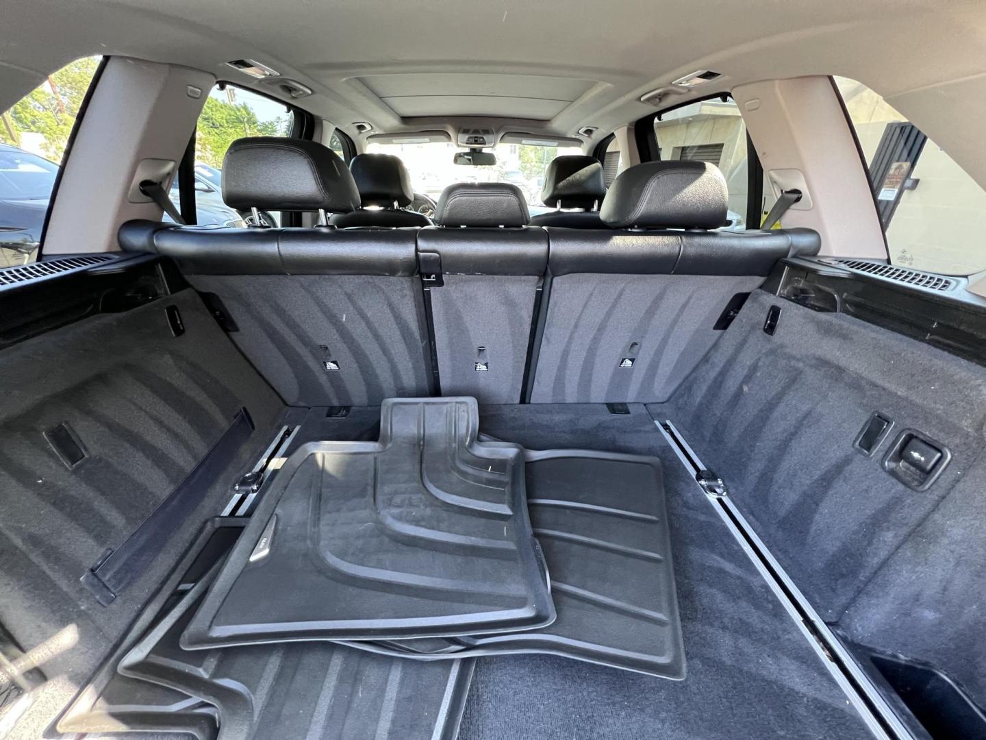 2015 Alpine White /Black BMW X5 xDrive35i (5UXKR0C50F0) with an 3.0L L6 DOHC 24V engine, 8-Speed Automatic transmission, located at 30 S. Berkeley Avenue, Pasadena, CA, 91107, (626) 248-7567, 34.145447, -118.109398 - 2015 BMW X5 sDrive35i – Luxury SUV – $995 Down – Buy Here Pay Here – Bad Credit OK – Crown City Motors Pasadena Looking for a premium luxury SUV that delivers power, comfort, and prestige—without the high price tag? Discover the 2015 BMW X5 sDrive35i now available at Crown City Motors - Photo#22