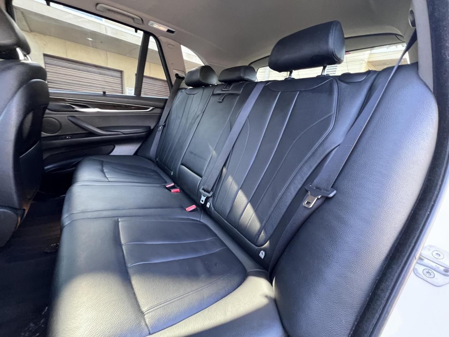 2015 Alpine White /Black BMW X5 xDrive35i (5UXKR0C50F0) with an 3.0L L6 DOHC 24V engine, 8-Speed Automatic transmission, located at 30 S. Berkeley Avenue, Pasadena, CA, 91107, (626) 248-7567, 34.145447, -118.109398 - 2015 BMW X5 sDrive35i – Luxury SUV – $995 Down – Buy Here Pay Here – Bad Credit OK – Crown City Motors Pasadena Looking for a premium luxury SUV that delivers power, comfort, and prestige—without the high price tag? Discover the 2015 BMW X5 sDrive35i now available at Crown City Motors - Photo#24