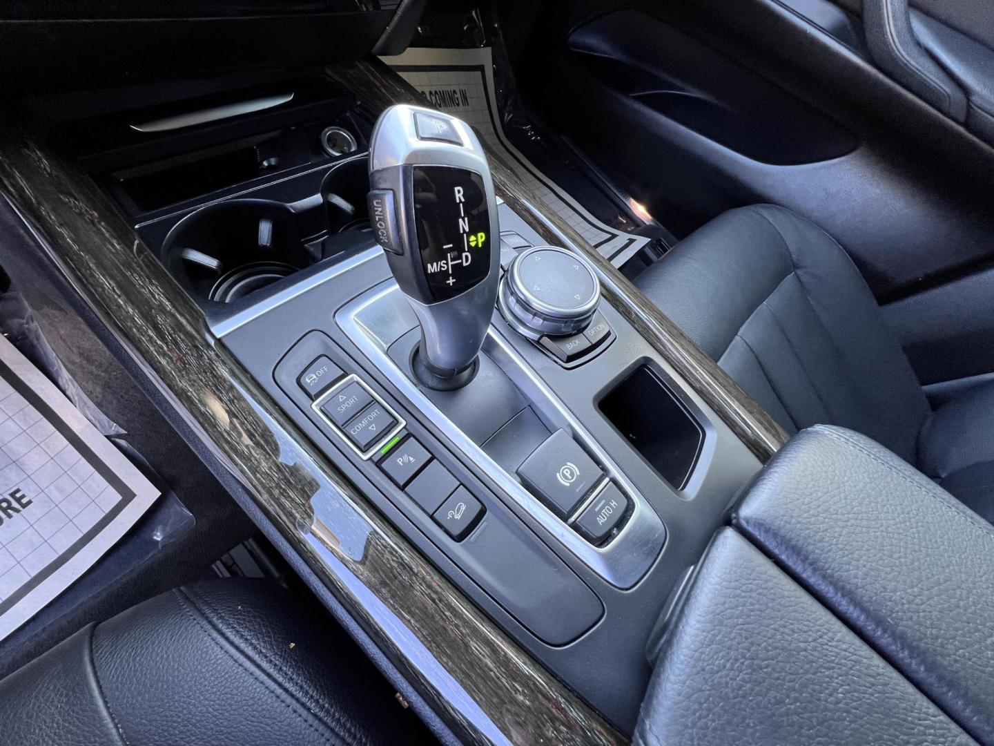 2015 Alpine White /Black BMW X5 xDrive35i (5UXKR0C50F0) with an 3.0L L6 DOHC 24V engine, 8-Speed Automatic transmission, located at 30 S. Berkeley Avenue, Pasadena, CA, 91107, (626) 248-7567, 34.145447, -118.109398 - 2015 BMW X5 sDrive35i – Luxury SUV – $995 Down – Buy Here Pay Here – Bad Credit OK – Crown City Motors Pasadena Looking for a premium luxury SUV that delivers power, comfort, and prestige—without the high price tag? Discover the 2015 BMW X5 sDrive35i now available at Crown City Motors - Photo#29