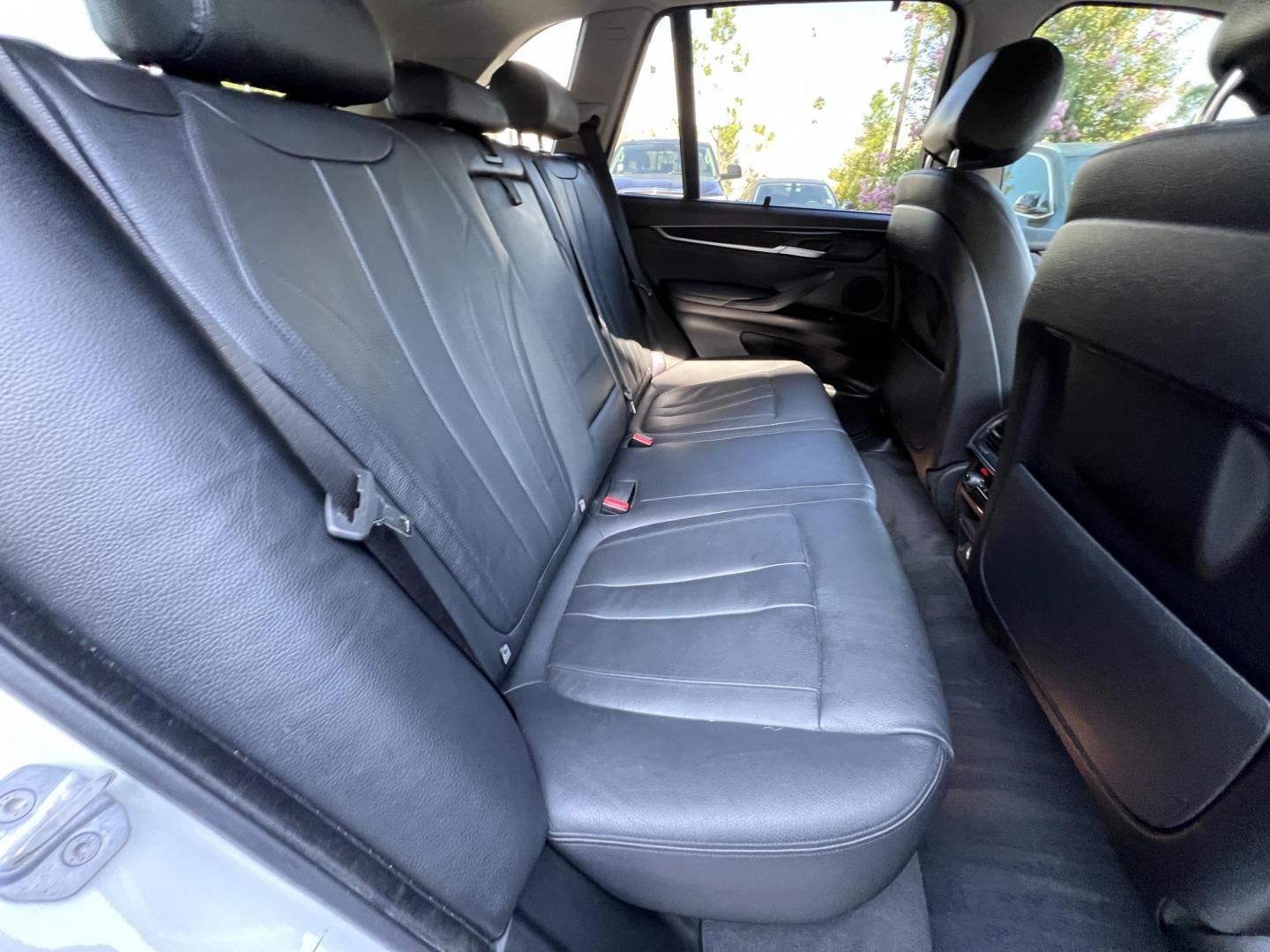 2015 Alpine White /Black BMW X5 xDrive35i (5UXKR0C50F0) with an 3.0L L6 DOHC 24V engine, 8-Speed Automatic transmission, located at 30 S. Berkeley Avenue, Pasadena, CA, 91107, (626) 248-7567, 34.145447, -118.109398 - 2015 BMW X5 sDrive35i – Luxury SUV – $995 Down – Buy Here Pay Here – Bad Credit OK – Crown City Motors Pasadena Looking for a premium luxury SUV that delivers power, comfort, and prestige—without the high price tag? Discover the 2015 BMW X5 sDrive35i now available at Crown City Motors - Photo#30