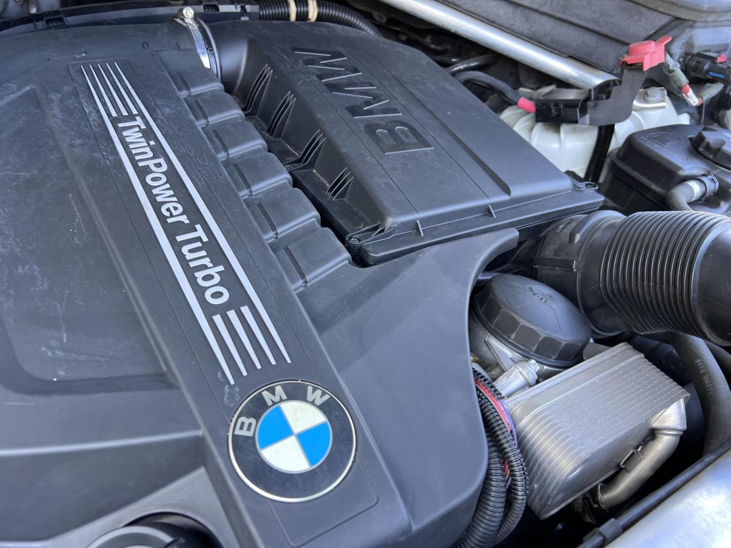 2015 Alpine White /Black BMW X5 xDrive35i (5UXKR0C50F0) with an 3.0L L6 DOHC 24V engine, 8-Speed Automatic transmission, located at 30 S. Berkeley Avenue, Pasadena, CA, 91107, (626) 248-7567, 34.145447, -118.109398 - 2015 BMW X5 sDrive35i – Luxury SUV – $995 Down – Buy Here Pay Here – Bad Credit OK – Crown City Motors Pasadena Looking for a premium luxury SUV that delivers power, comfort, and prestige—without the high price tag? Discover the 2015 BMW X5 sDrive35i now available at Crown City Motors - Photo#32