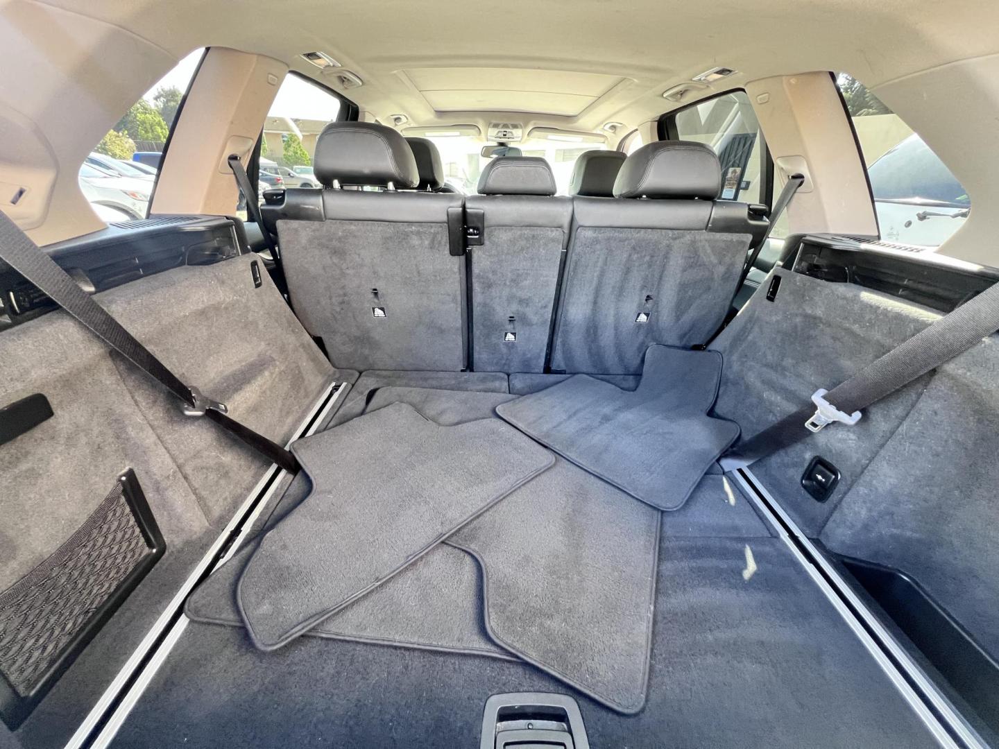 2015 Silver Metallic /black BMW X5 sDrive35i (5UXKR2C55F0) with an 3.0L L6 DOHC 24V engine, 8-Speed Automatic transmission, located at 30 S. Berkeley Avenue, Pasadena, CA, 91107, (626) 248-7567, 34.145447, -118.109398 - Crown City Motors is a used “Buy Here Pay Here” car dealer in Pasadena CA. “Buy Here Pay Here” financing, means that when you purchase your vehicle from our dealership, that you make the payments to the dealership as well. We do not need the banks approval to get you approved for a used auto - Photo#14