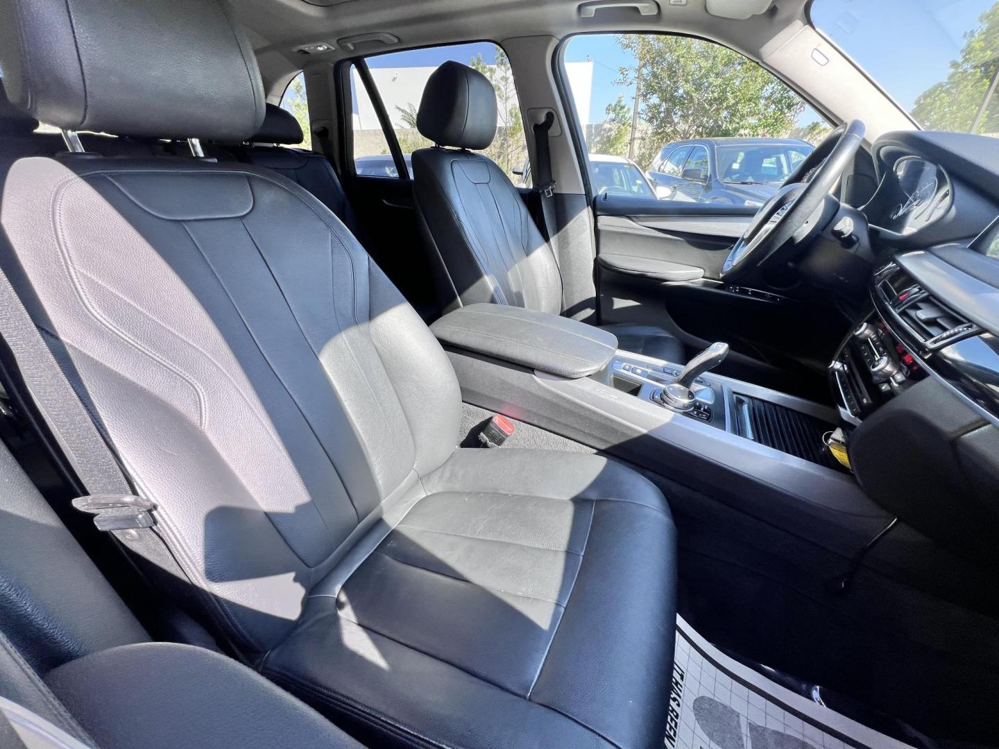 2015 Silver Metallic /black BMW X5 sDrive35i (5UXKR2C55F0) with an 3.0L L6 DOHC 24V engine, 8-Speed Automatic transmission, located at 30 S. Berkeley Avenue, Pasadena, CA, 91107, (626) 248-7567, 34.145447, -118.109398 - Crown City Motors is a used “Buy Here Pay Here” car dealer in Pasadena CA. “Buy Here Pay Here” financing, means that when you purchase your vehicle from our dealership, that you make the payments to the dealership as well. We do not need the banks approval to get you approved for a used auto - Photo#22
