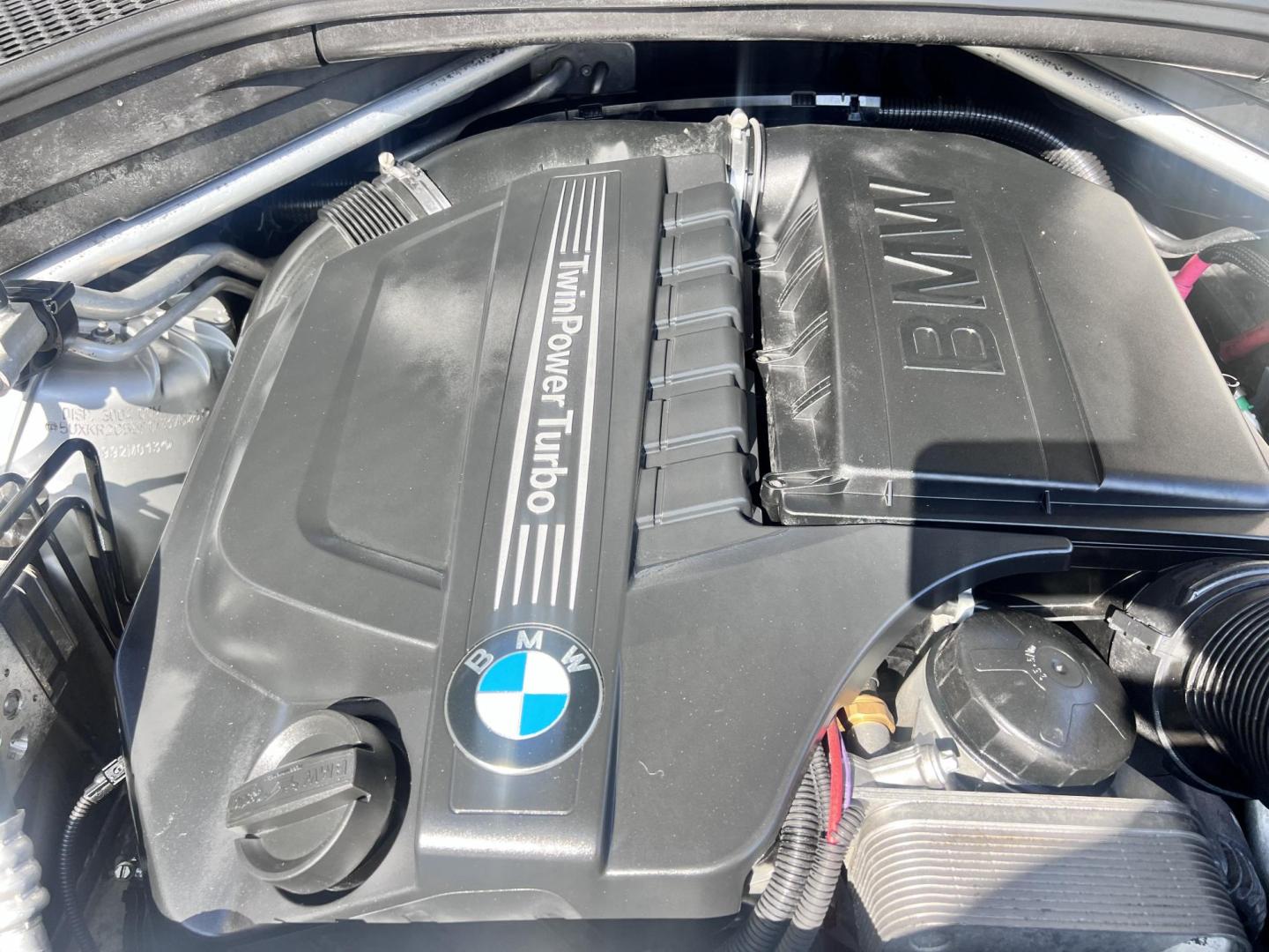 2015 Silver Metallic /black BMW X5 sDrive35i (5UXKR2C55F0) with an 3.0L L6 DOHC 24V engine, 8-Speed Automatic transmission, located at 30 S. Berkeley Avenue, Pasadena, CA, 91107, (626) 248-7567, 34.145447, -118.109398 - Crown City Motors is a used “Buy Here Pay Here” car dealer in Pasadena CA. “Buy Here Pay Here” financing, means that when you purchase your vehicle from our dealership, that you make the payments to the dealership as well. We do not need the banks approval to get you approved for a used auto - Photo#31