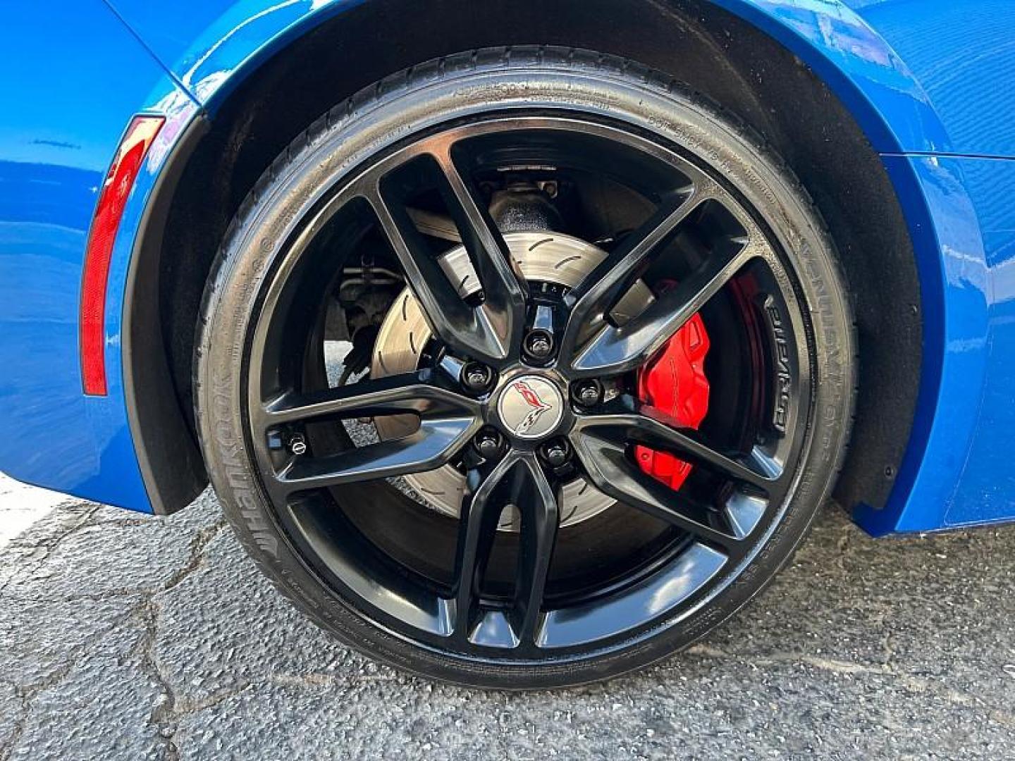 2015 BLUE Chevrolet Corvette (1G1YM2D78F5) with an V8 6.2 Liter engine, Automatic transmission, located at 412 Auto Vista Drive, Palmdale, 93551, (661) 945-0620, 34.592636, -118.136681 - Photo#13
