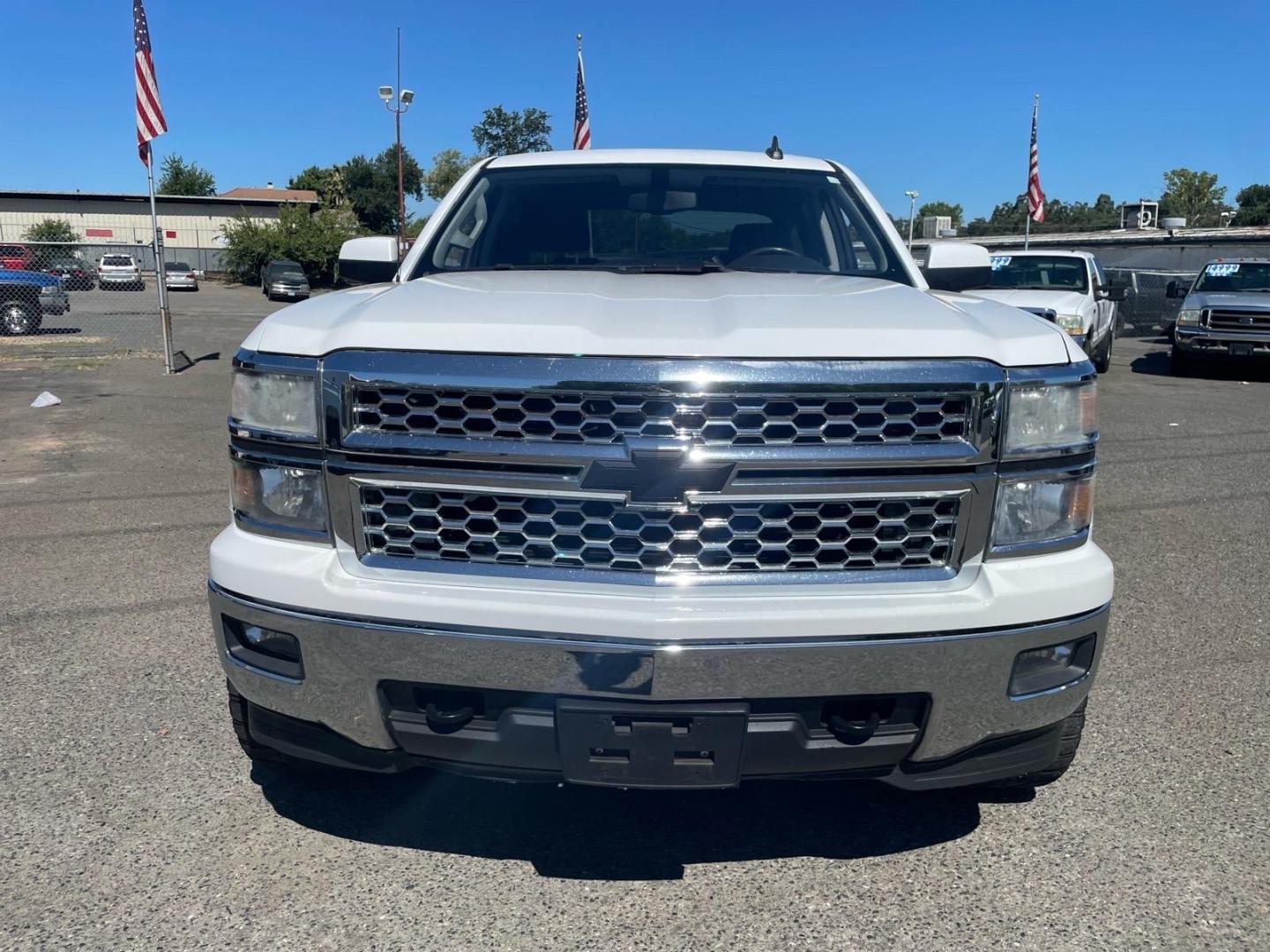 2015 Summit White Chevrolet Silverado 1500 LT (3GCUKREC8FG) with an 5.3L EcoTec3 5.3L V8 355hp 383ft. lbs. Direct Injection engine, 6-Speed Shiftable Automatic w/Overdrive transmission, located at 800 Riverside Ave, Roseville, CA, 95678, 916-773-4549 & Toll Free: 866-719-4393, 38.732265, -121.291039 - 4X4 CREW CAB LT SERVICE RECORDS ON CLEAN CARFAX- Photo#6