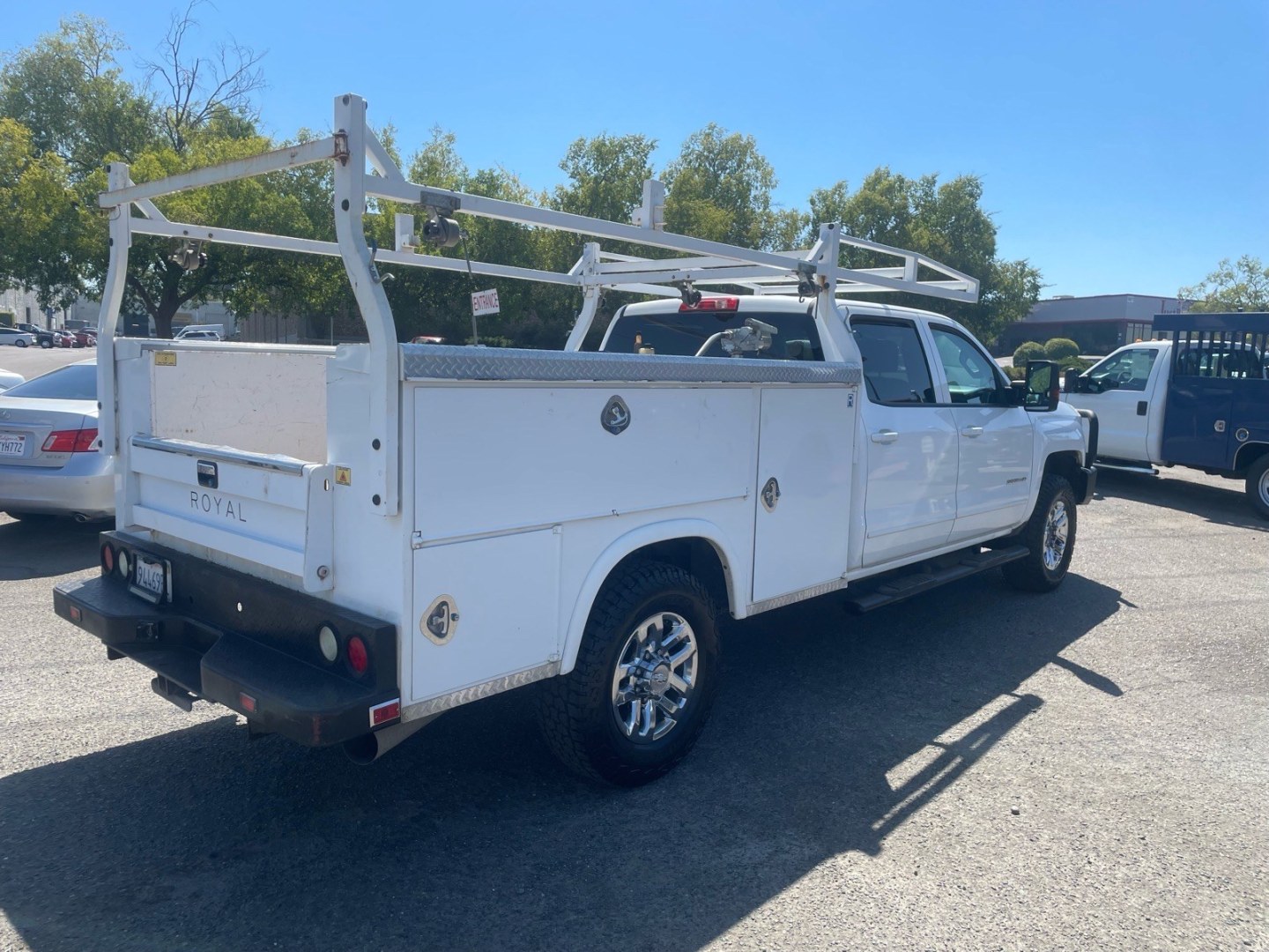 2015 Summit White Chevrolet Silverado 3500HD LT (1GB4KZE82FF) with an 6.6L Duramax 6.6L Diesel Turbo V8 397hp 765ft. lbs. Common Rail Direct Injection engine, Allison 1000 6-Speed Shiftable Automatic transmission, located at 800 Riverside Ave, Roseville, CA, 95678, 916-773-4549 & Toll Free: 866-719-4393, 38.732265, -121.291039 - DURAMAX DIESEL CREW CAB 4X4 LT UTILITY BED ALLISON TRANSMISSION ARB BUMPER WARN WINCH- Photo#4