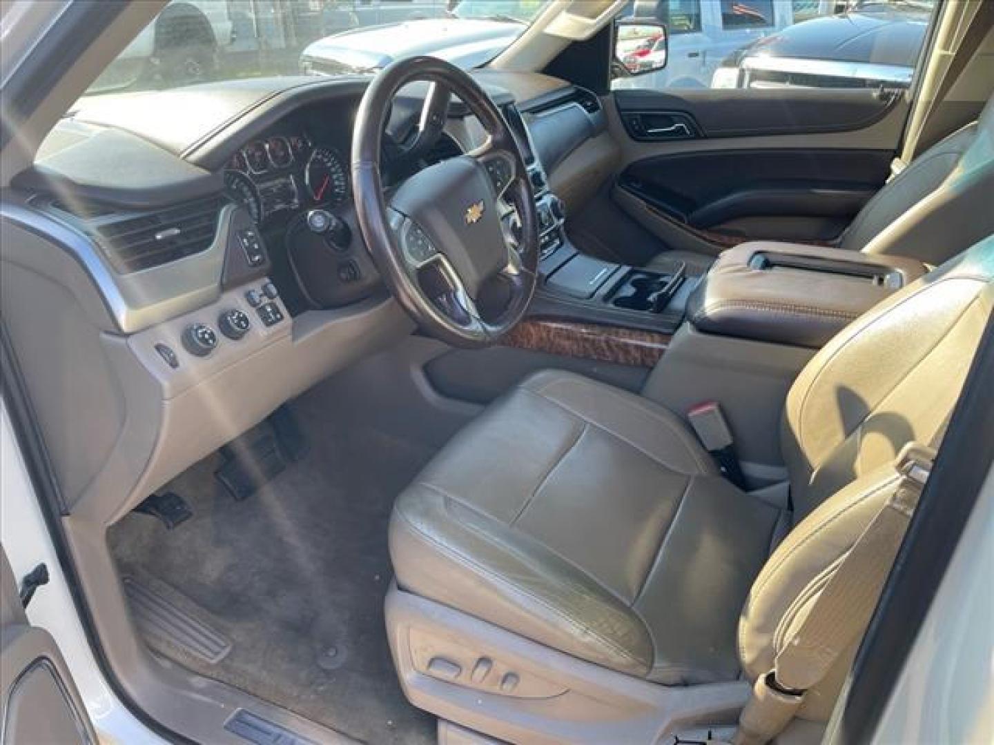 2015 White Diamond Tricoat Chevrolet Suburban LTZ (1GNSKKKC0FR) with an 5.3L EcoTec3 5.3L Flex Fuel V8 355hp 383ft. lbs. Direct Injection engine, 6-Speed Shiftable Automatic w/Overdrive transmission, located at 800 Riverside Ave, Roseville, CA, 95678, 916-773-4549 & Toll Free: 866-719-4393, 38.732265, -121.291039 - 4X4 LTZ DVD CLEAN CARFAX - Photo#11