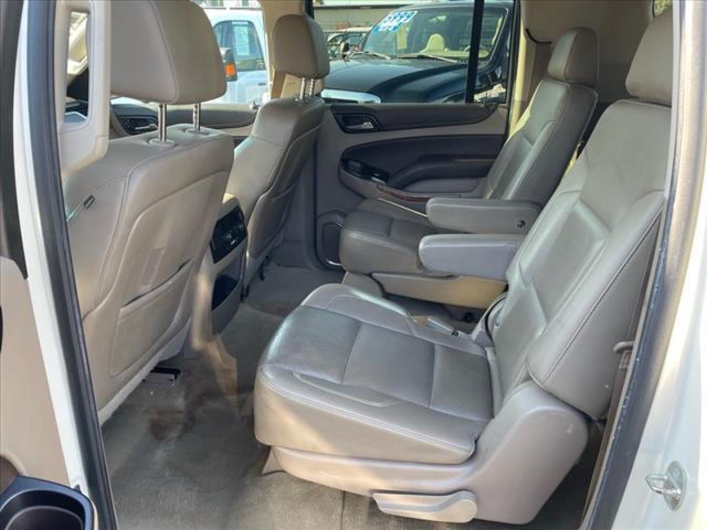 2015 White Diamond Tricoat Chevrolet Suburban LTZ (1GNSKKKC0FR) with an 5.3L EcoTec3 5.3L Flex Fuel V8 355hp 383ft. lbs. Direct Injection engine, 6-Speed Shiftable Automatic w/Overdrive transmission, located at 800 Riverside Ave, Roseville, CA, 95678, 916-773-4549 & Toll Free: 866-719-4393, 38.732265, -121.291039 - 4X4 LTZ DVD CLEAN CARFAX - Photo#12