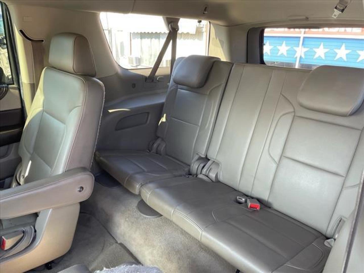 2015 White Diamond Tricoat Chevrolet Suburban LTZ (1GNSKKKC0FR) with an 5.3L EcoTec3 5.3L Flex Fuel V8 355hp 383ft. lbs. Direct Injection engine, 6-Speed Shiftable Automatic w/Overdrive transmission, located at 800 Riverside Ave, Roseville, CA, 95678, 916-773-4549 & Toll Free: 866-719-4393, 38.732265, -121.291039 - 4X4 LTZ DVD CLEAN CARFAX - Photo#13