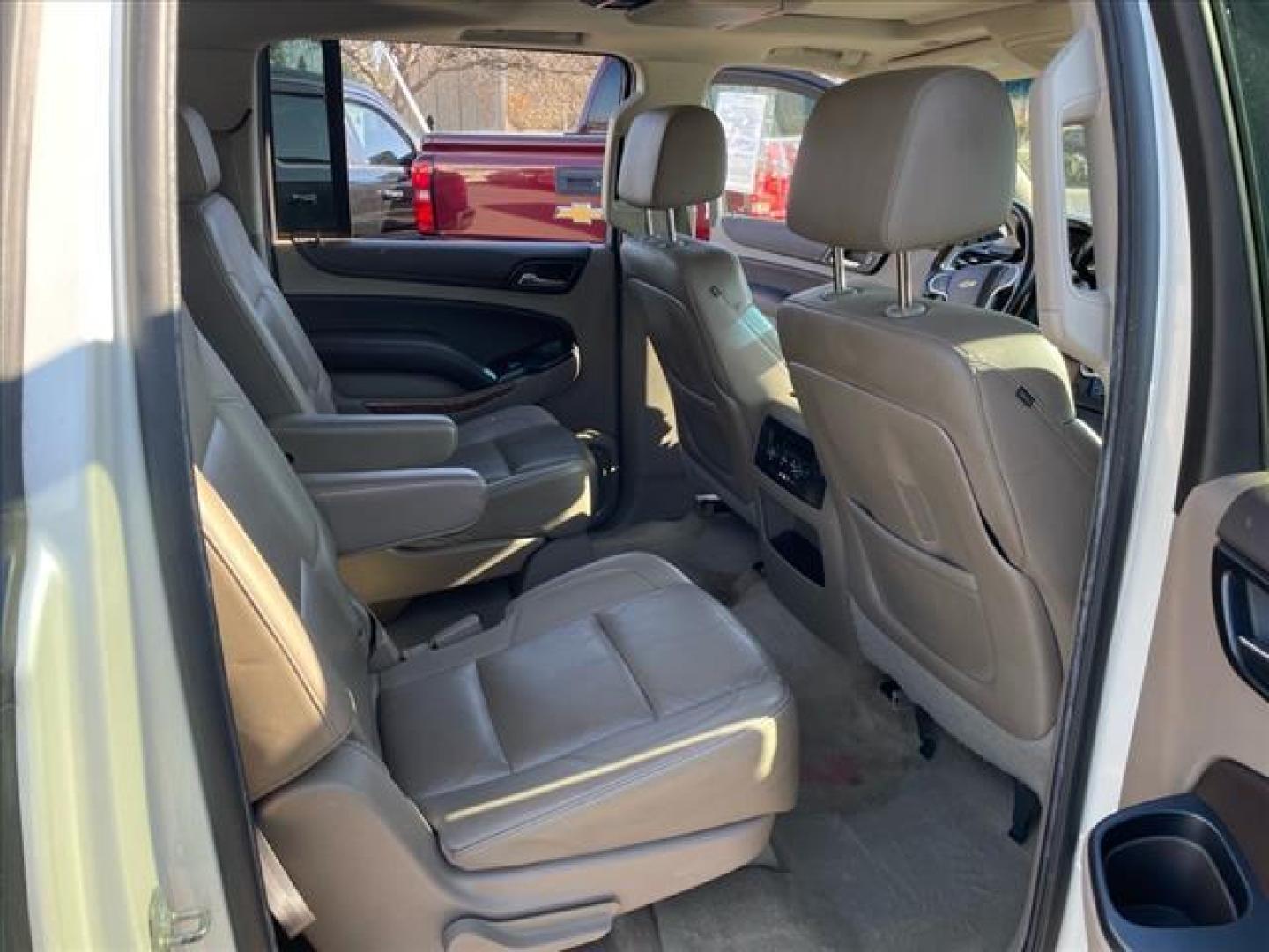 2015 White Diamond Tricoat Chevrolet Suburban LTZ (1GNSKKKC0FR) with an 5.3L EcoTec3 5.3L Flex Fuel V8 355hp 383ft. lbs. Direct Injection engine, 6-Speed Shiftable Automatic w/Overdrive transmission, located at 800 Riverside Ave, Roseville, CA, 95678, 916-773-4549 & Toll Free: 866-719-4393, 38.732265, -121.291039 - 4X4 LTZ DVD CLEAN CARFAX - Photo#16
