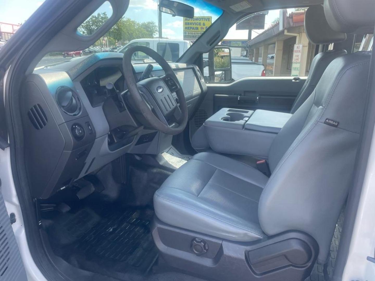 2015 White Ford F-350 Super Duty XL (1FD8X3E64FE) with an 6.2L 6.2L Flex Fuel V8 385hp 405ft. lbs. Sequential Electronic Fuel Injection engine, 6-Speed Shiftable Automatic transmission, located at 800 Riverside Ave, Roseville, CA, 95678, 916-773-4549 & Toll Free: 866-719-4393, 38.732265, -121.291039 - Photo#8