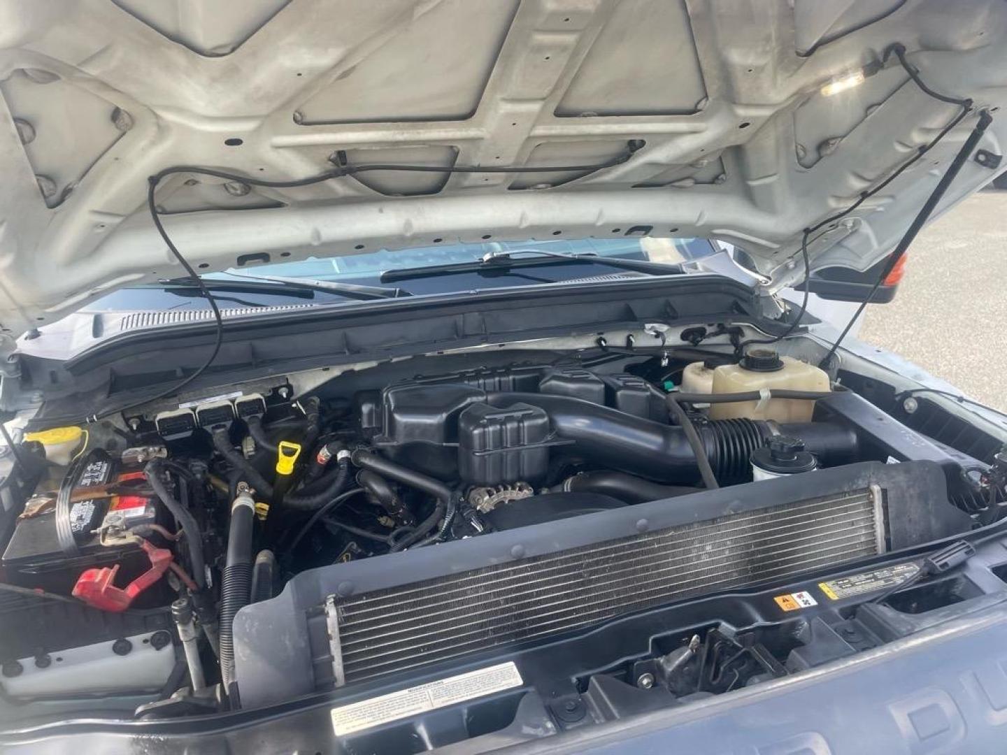 2015 White Ford F-350 Super Duty XL (1FD8X3E64FE) with an 6.2L 6.2L Flex Fuel V8 385hp 405ft. lbs. Sequential Electronic Fuel Injection engine, 6-Speed Shiftable Automatic transmission, located at 800 Riverside Ave, Roseville, CA, 95678, 916-773-4549 & Toll Free: 866-719-4393, 38.732265, -121.291039 - Photo#13