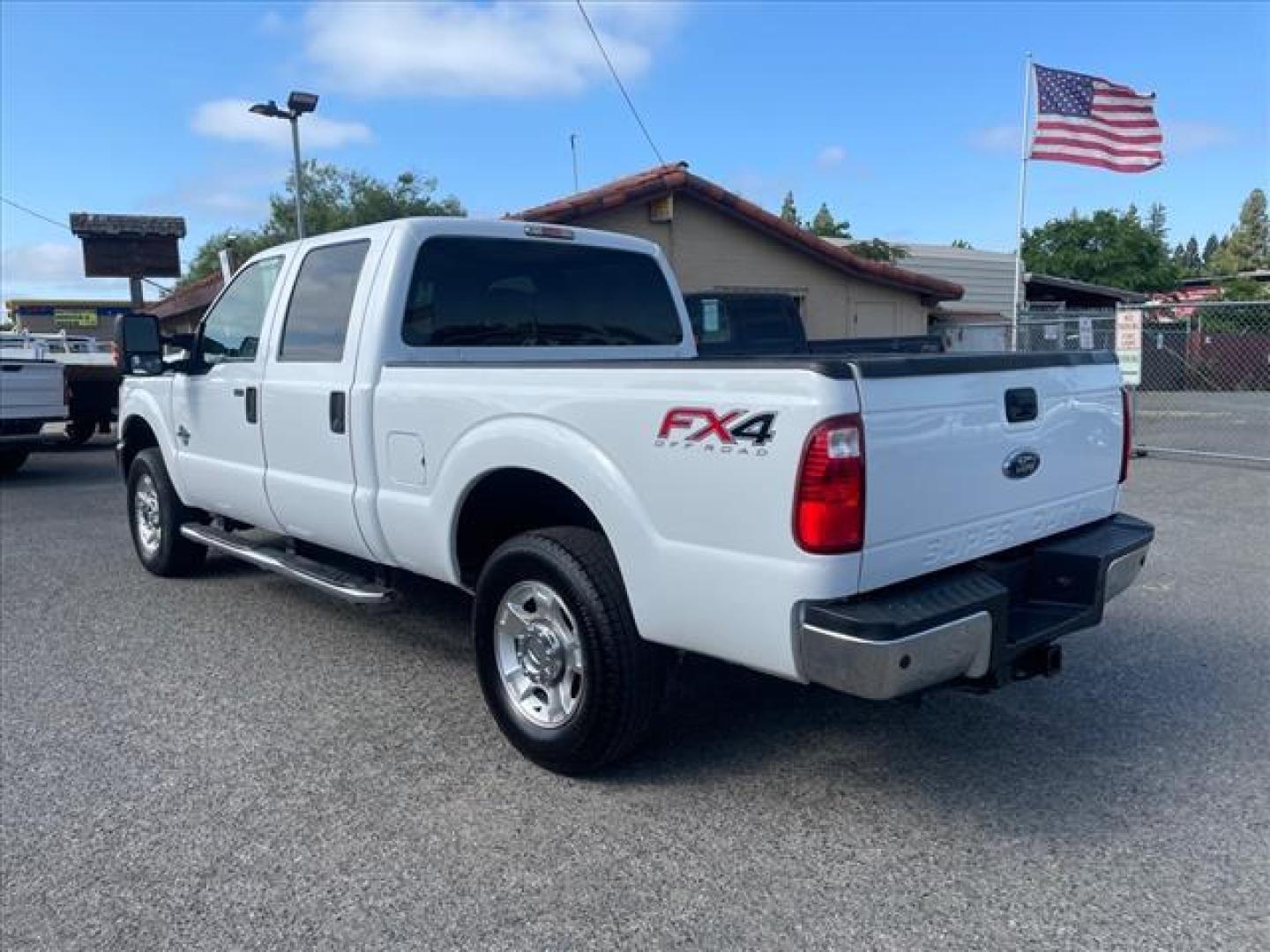 2015 Oxford White Ford F-250 Super Duty XLT (1FT7W2BTXFE) with an 6.7L Power Stroke 6.7L Biodies Common Rail Direct Injection engine, 6-Speed Shiftable Automatic transmission, located at 800 Riverside Ave, Roseville, CA, 95678, 916-773-4549 & Toll Free: 866-719-4393, 38.732265, -121.291039 - DIESEL CREW CAB 4X4 FX4 XLT CLEAN CARFAX - Photo#2
