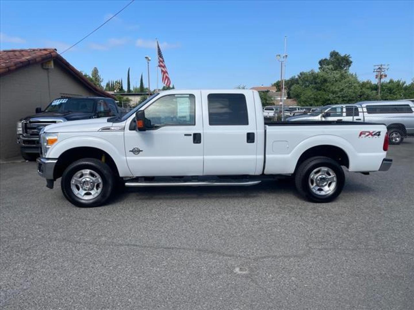 2015 Oxford White Ford F-250 Super Duty XLT (1FT7W2BTXFE) with an 6.7L Power Stroke 6.7L Biodies Common Rail Direct Injection engine, 6-Speed Shiftable Automatic transmission, located at 800 Riverside Ave, Roseville, CA, 95678, 916-773-4549 & Toll Free: 866-719-4393, 38.732265, -121.291039 - DIESEL CREW CAB 4X4 FX4 XLT CLEAN CARFAX - Photo#5