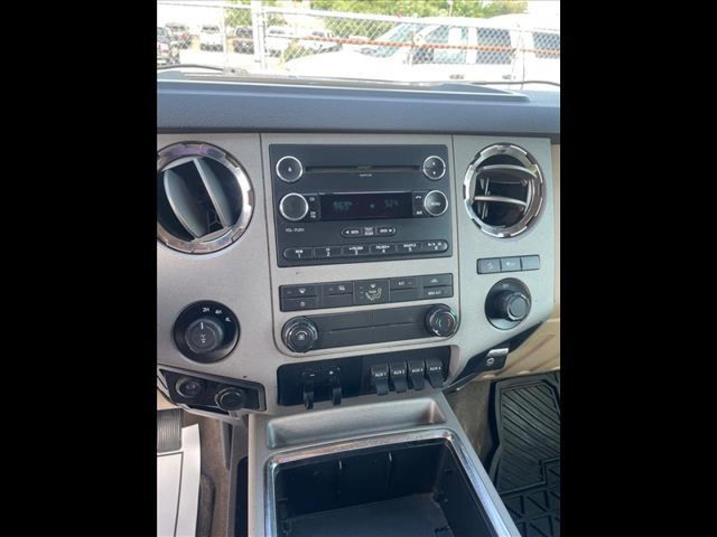 2015 Oxford White Ford F-250 Super Duty XLT (1FT7W2BTXFE) with an 6.7L Power Stroke 6.7L Biodies Common Rail Direct Injection engine, 6-Speed Shiftable Automatic transmission, located at 800 Riverside Ave, Roseville, CA, 95678, 916-773-4549 & Toll Free: 866-719-4393, 38.732265, -121.291039 - DIESEL CREW CAB 4X4 FX4 XLT CLEAN CARFAX - Photo#8