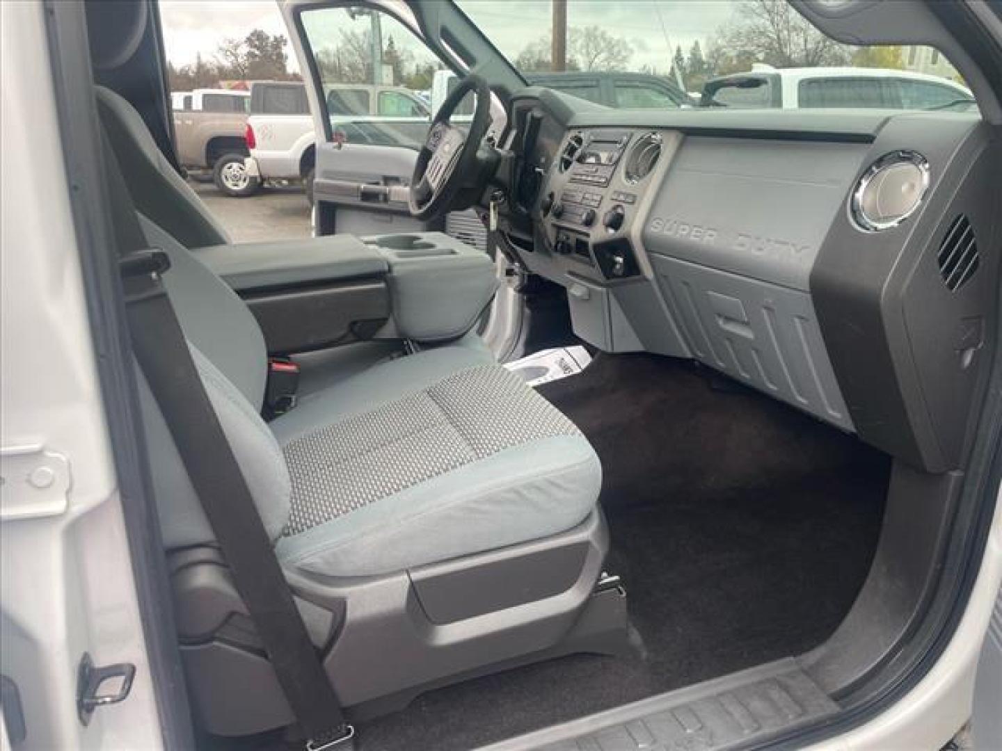 2015 Oxford White Ford F-250 Super Duty XLT (1FT7W2BTXFE) with an 6.7L Power Stroke 6.7L Biodiesel Turbo V8 440hp 860ft. lbs. Common Rail Direct Injection engine, 6-Speed Shiftable Automatic transmission, located at 800 Riverside Ave, Roseville, CA, 95678, 916-773-4549 & Toll Free: 866-719-4393, 38.732265, -121.291039 - DIESEL CREW CAB 4X4 XLT SERVICE RECORDS ON CLEAN CARFAX - Photo#12