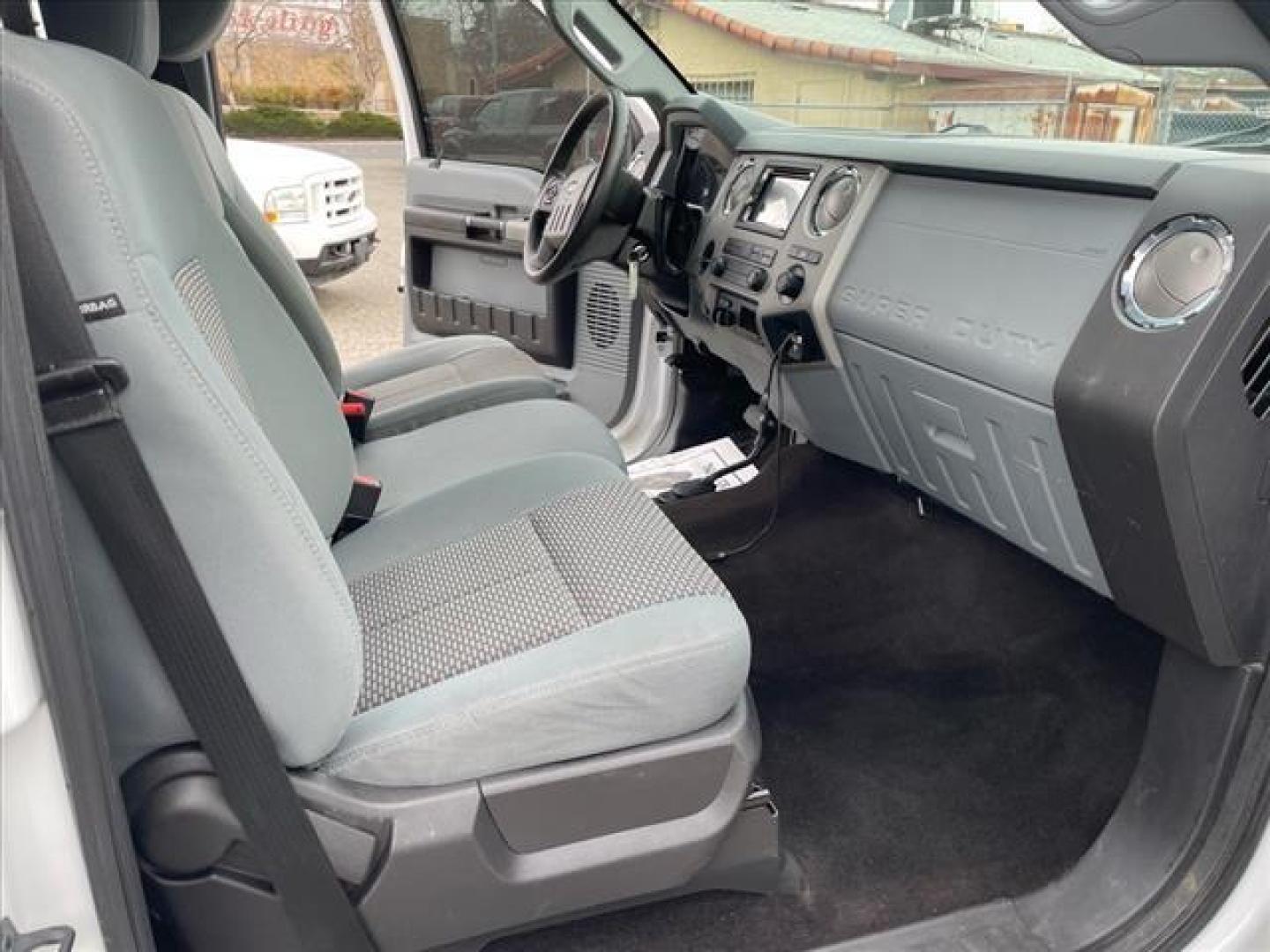 2015 Oxford White Ford F-350 Super Duty XLT (1FT8W3DT1FE) with an 6.7L Power Stroke 6.7L Biodiesel Turbo V8 440hp 860ft. lbs. Common Rail Direct Injection engine, 6-Speed Shiftable Automatic transmission, located at 800 Riverside Ave, Roseville, CA, 95678, 916-773-4549 & Toll Free: 866-719-4393, 38.732265, -121.291039 - DIESEL CREW CAB DUALLY 4X4 XLT CLEAN CARFAX - Photo#13