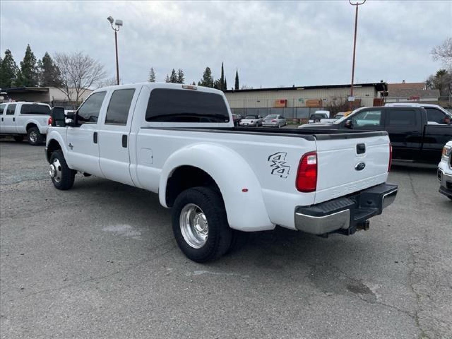 2015 Oxford White Ford F-350 Super Duty XLT (1FT8W3DT1FE) with an 6.7L Power Stroke 6.7L Biodiesel Turbo V8 440hp 860ft. lbs. Common Rail Direct Injection engine, 6-Speed Shiftable Automatic transmission, located at 800 Riverside Ave, Roseville, CA, 95678, 916-773-4549 & Toll Free: 866-719-4393, 38.732265, -121.291039 - DIESEL CREW CAB DUALLY 4X4 XLT CLEAN CARFAX - Photo#2