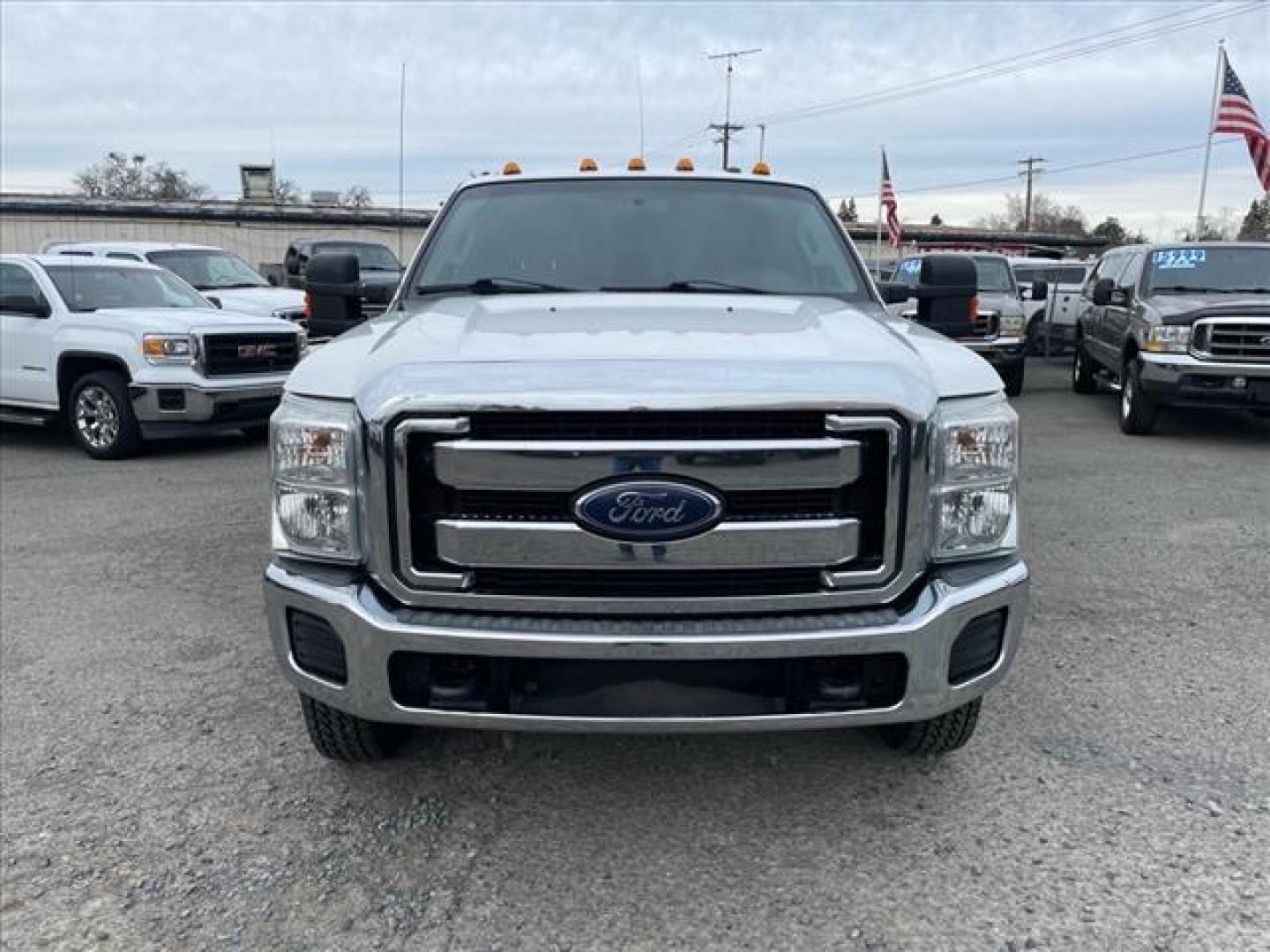 2015 Oxford White Ford F-350 Super Duty XLT (1FT8W3DT1FE) with an 6.7L Power Stroke 6.7L Biodiesel Turbo V8 440hp 860ft. lbs. Common Rail Direct Injection engine, 6-Speed Shiftable Automatic transmission, located at 800 Riverside Ave, Roseville, CA, 95678, 916-773-4549 & Toll Free: 866-719-4393, 38.732265, -121.291039 - DIESEL CREW CAB DUALLY 4X4 XLT CLEAN CARFAX - Photo#6