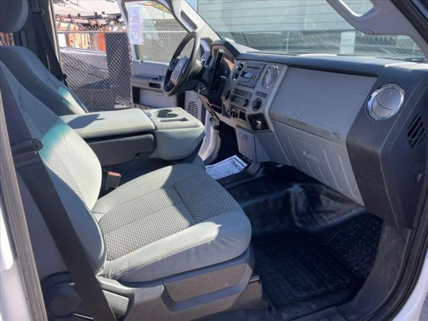 2015 Oxford White Ford F-350 Super Duty XLT (1FT8W3B62FE) with an 6.2L 6.2L Flex Fuel V8 316hp 397ft. lbs. Sequential Electronic Fuel Injection engine, 6-Speed Shiftable Automatic transmission, located at 800 Riverside Ave, Roseville, CA, 95678, 916-773-4549 & Toll Free: 866-719-4393, 38.732265, -121.291039 - 4X4 CREW CAB XLT FLATBED 8'X7' SERVICE RECORDS ON CLEAN CARFAX - Photo#13