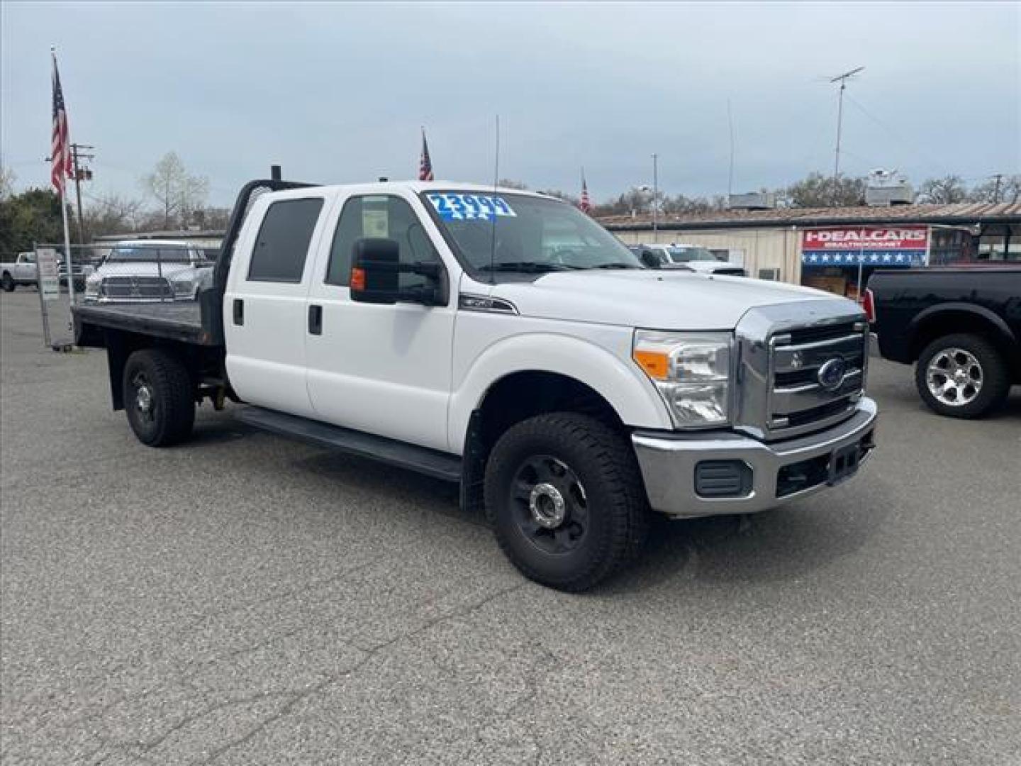 2015 Oxford White Ford F-350 Super Duty XLT (1FT8W3B62FE) with an 6.2L 6.2L Flex Fuel V8 316hp 397ft. lbs. Sequential Electronic Fuel Injection engine, 6-Speed Shiftable Automatic transmission, located at 800 Riverside Ave, Roseville, CA, 95678, 916-773-4549 & Toll Free: 866-719-4393, 38.732265, -121.291039 - 4X4 CREW CAB XLT FLATBED 8'X7' SERVICE RECORDS ON CLEAN CARFAX - Photo#1