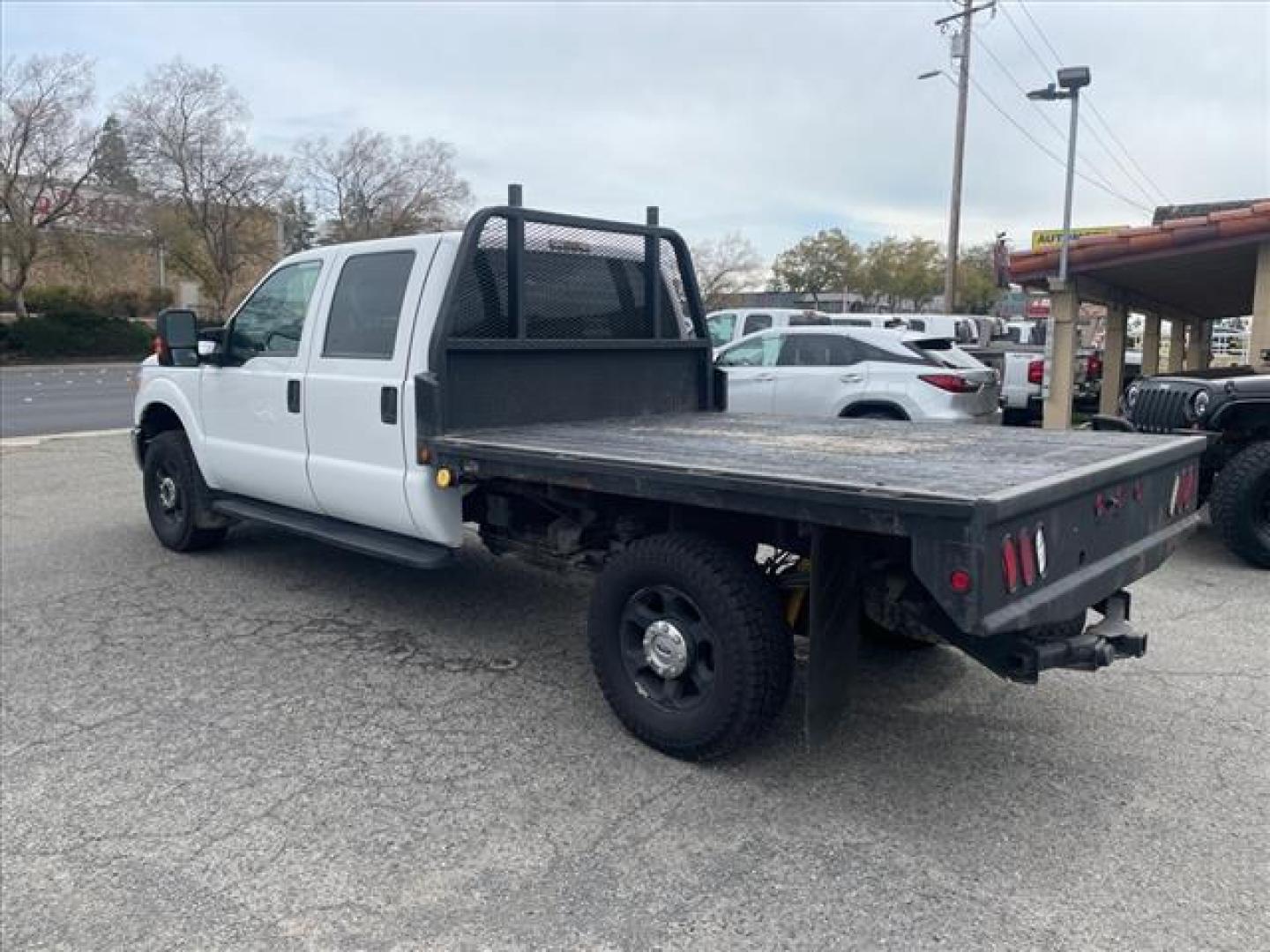 2015 Oxford White Ford F-350 Super Duty XLT (1FT8W3B62FE) with an 6.2L 6.2L Flex Fuel V8 316hp 397ft. lbs. Sequential Electronic Fuel Injection engine, 6-Speed Shiftable Automatic transmission, located at 800 Riverside Ave, Roseville, CA, 95678, 916-773-4549 & Toll Free: 866-719-4393, 38.732265, -121.291039 - 4X4 CREW CAB XLT FLATBED 8'X7' SERVICE RECORDS ON CLEAN CARFAX - Photo#3