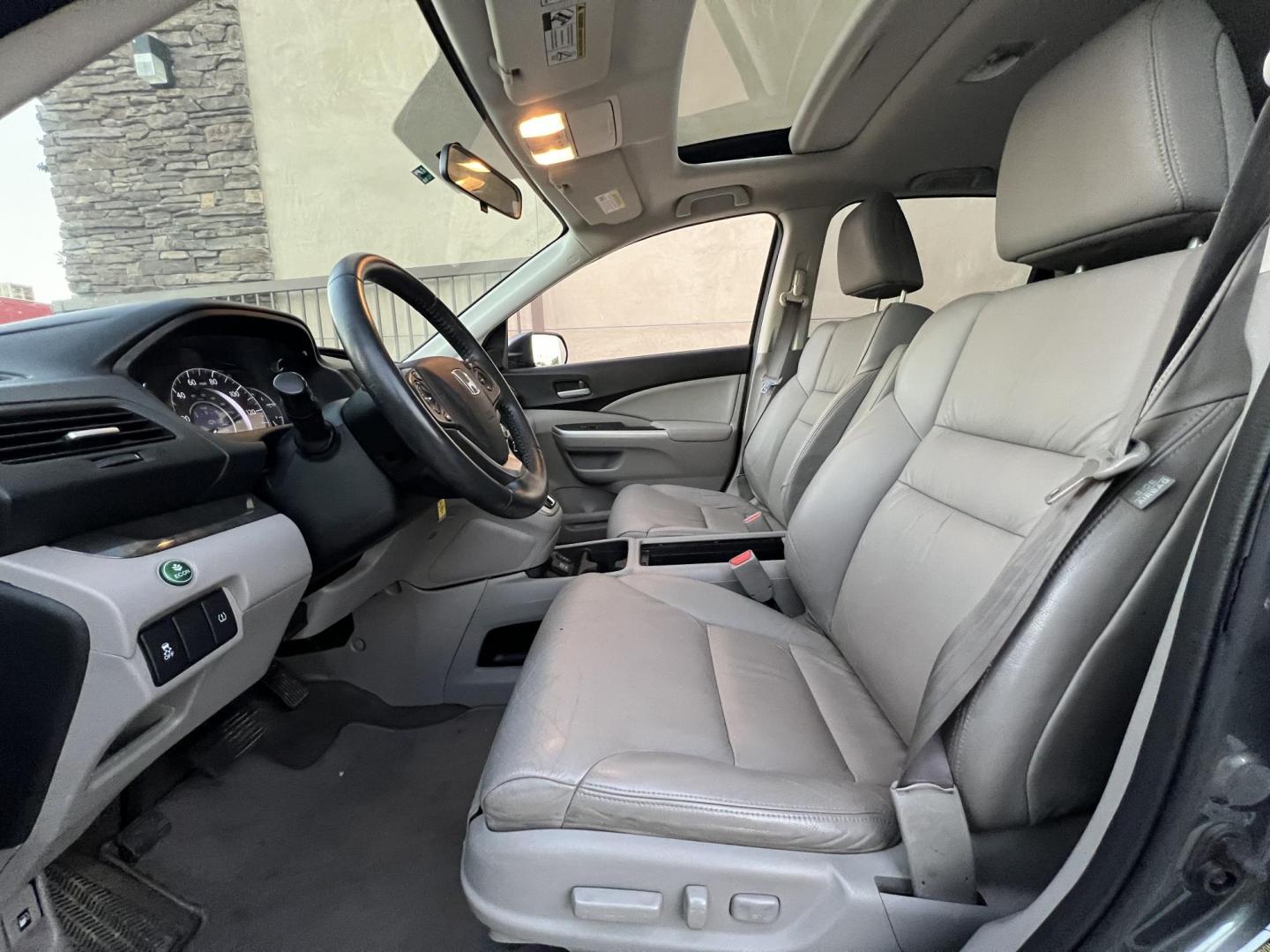 2015 BLUE /GRAY Honda CR-V EX-L 2WD (2HKRM3H70FH) with an 2.4L L4 DOHC 16V engine, Continuously Variable Transmission transmission, located at 30 S. Berkeley Avenue, Pasadena, CA, 91107, (626) 248-7567, 34.145447, -118.109398 - 2015 Honda CR-V EX-L – Blue Exterior | Gray Interior | Reliable SUV with Easy In-House Financing Take home this clean and dependable 2015 Honda CR-V EX-L, finished in a beautiful Blue exterior with a Gray leather interior. Known for its reliability, comfort, and resale value, the CR-V is one of - Photo#4