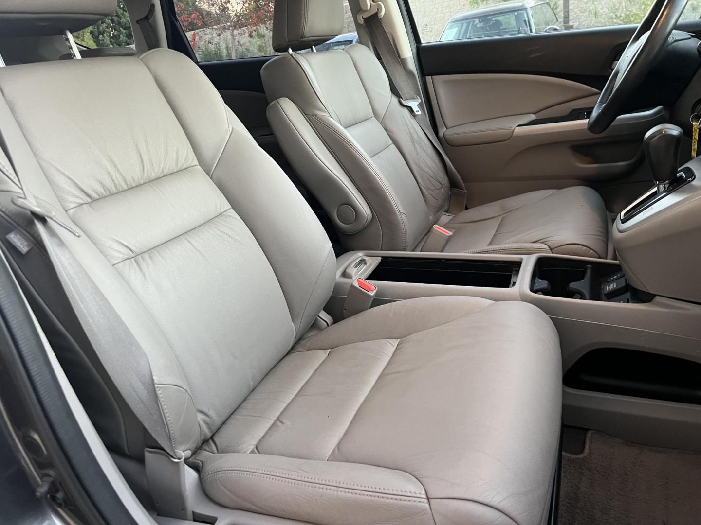 2015 BLUE /GRAY Honda CR-V EX-L 2WD (2HKRM3H70FH) with an 2.4L L4 DOHC 16V engine, Continuously Variable Transmission transmission, located at 30 S. Berkeley Avenue, Pasadena, CA, 91107, (626) 248-7567, 34.145447, -118.109398 - 2015 Honda CR-V EX-L – Blue Exterior | Gray Interior | Reliable SUV with Easy In-House Financing Take home this clean and dependable 2015 Honda CR-V EX-L, finished in a beautiful Blue exterior with a Gray leather interior. Known for its reliability, comfort, and resale value, the CR-V is one of - Photo#9