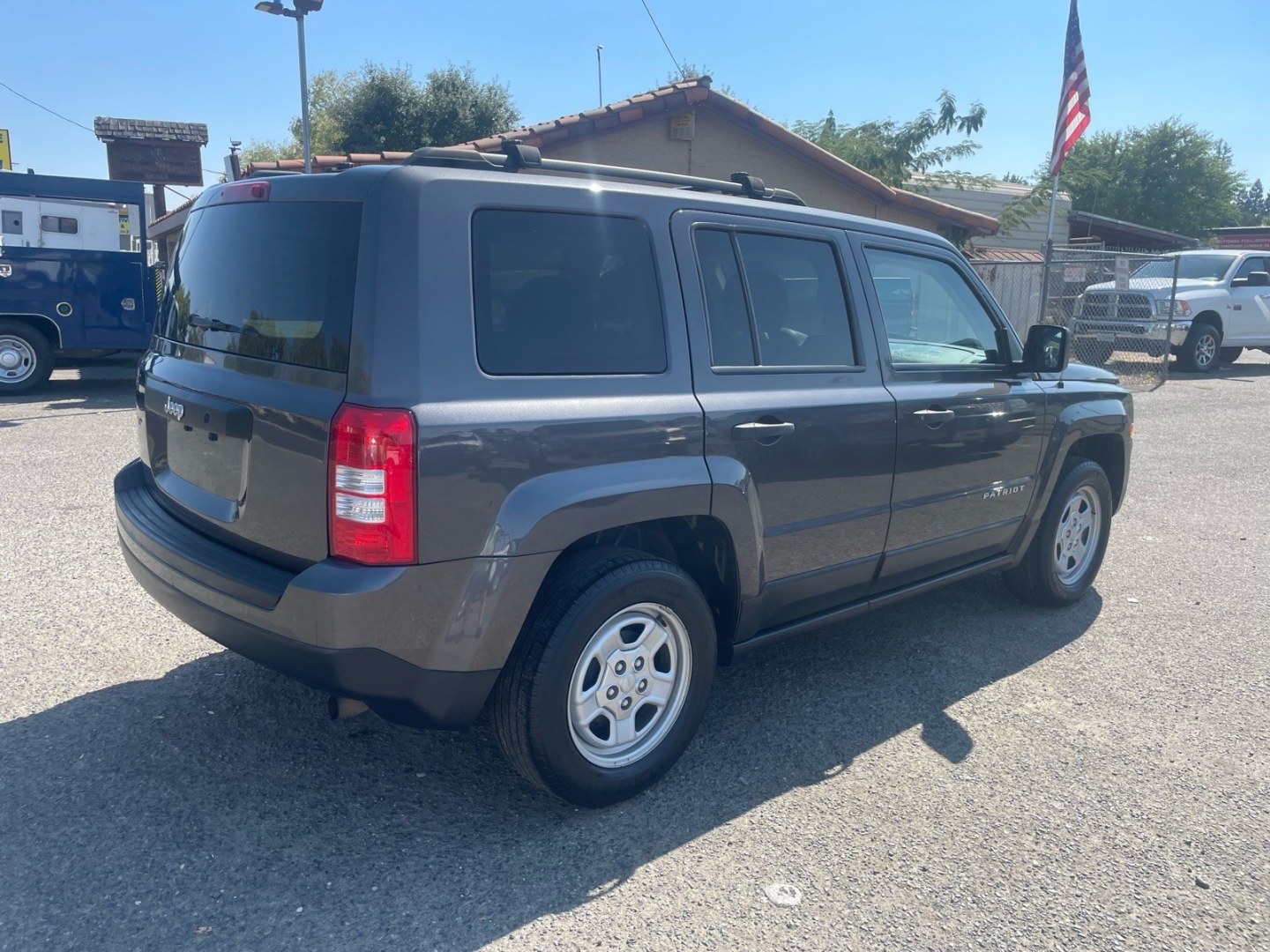 2015 Billet Silver Metallic Clear Coat Jeep Patriot Sport (1C4NJPBB5FD) with an 2.4L 2.4L I4 172hp 165ft. lbs. Sequential Multiport Fuel Injection engine, 5-Speed Manual transmission, located at 800 Riverside Ave, Roseville, CA, 95678, 916-773-4549 & Toll Free: 866-719-4393, 38.732265, -121.291039 - SPORT LOW MILES MANUAL TRANSMISSION- Photo#4