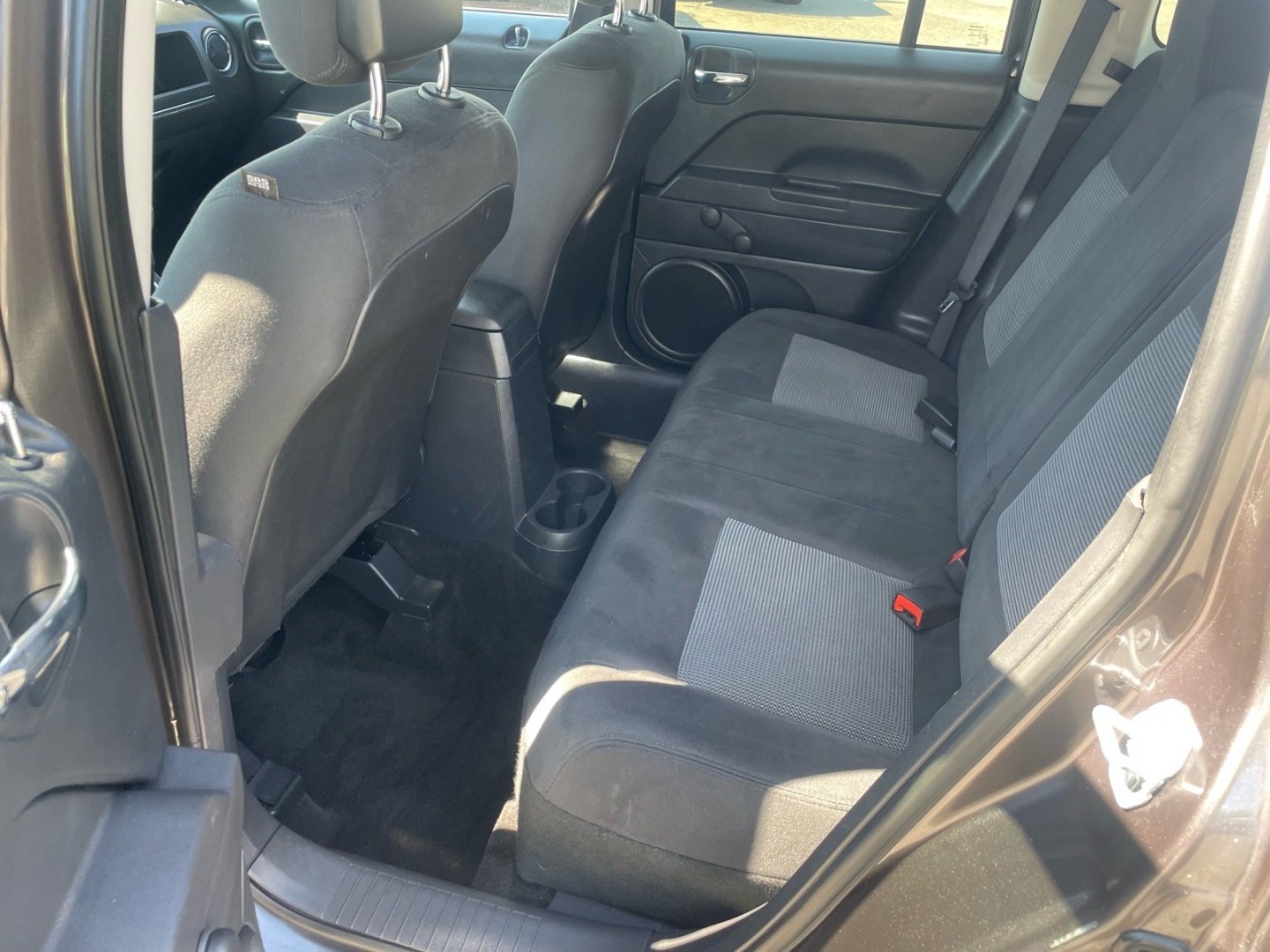 2015 Billet Silver Metallic Clear Coat Jeep Patriot Sport (1C4NJPBB5FD) with an 2.4L 2.4L I4 172hp 165ft. lbs. Sequential Multiport Fuel Injection engine, 5-Speed Manual transmission, located at 800 Riverside Ave, Roseville, CA, 95678, 916-773-4549 & Toll Free: 866-719-4393, 38.732265, -121.291039 - SPORT LOW MILES MANUAL TRANSMISSION- Photo#9