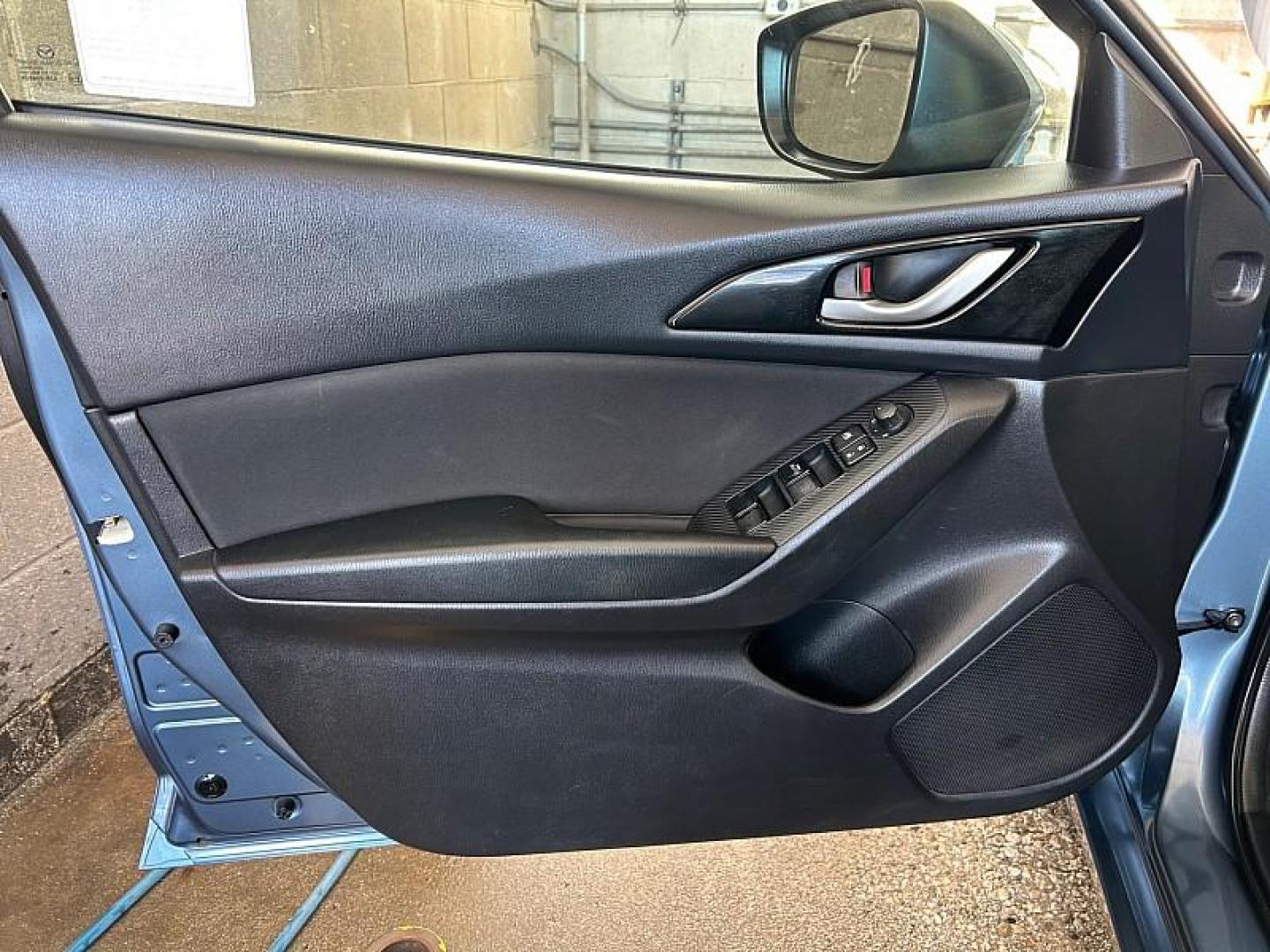 2015 BLUE Mazda Mazda3 (3MZBM1U71FM) with an 4-Cyl SKYACTIV-G 2.0L engine, Auto 6-Spd SKYACTIV-Drv transmission, located at 412 Auto Vista Drive, Palmdale, 93551, (661) 945-0620, 34.592636, -118.136681 - Photo#16